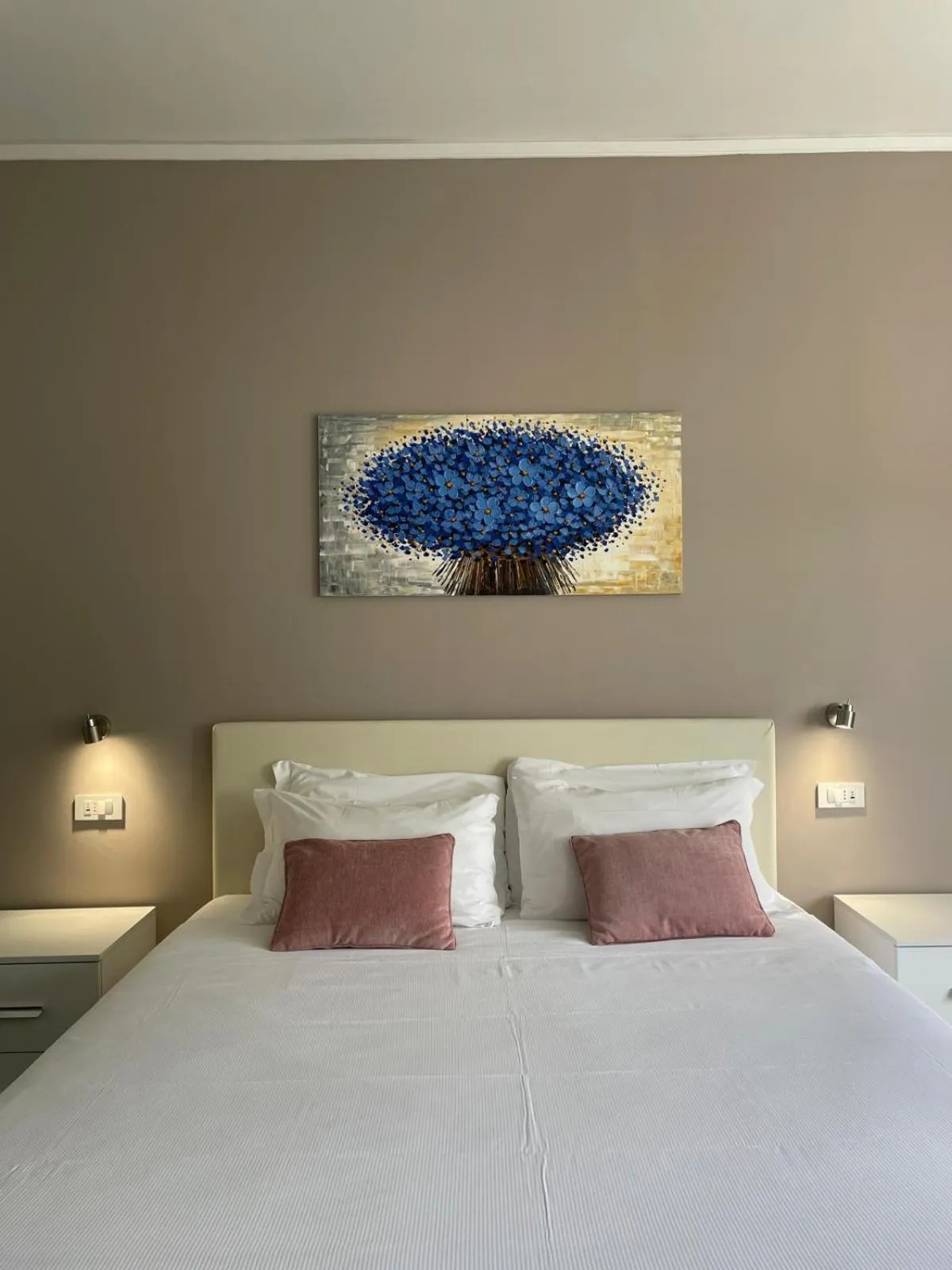 Decorative detail, Bed in Hotel Lis