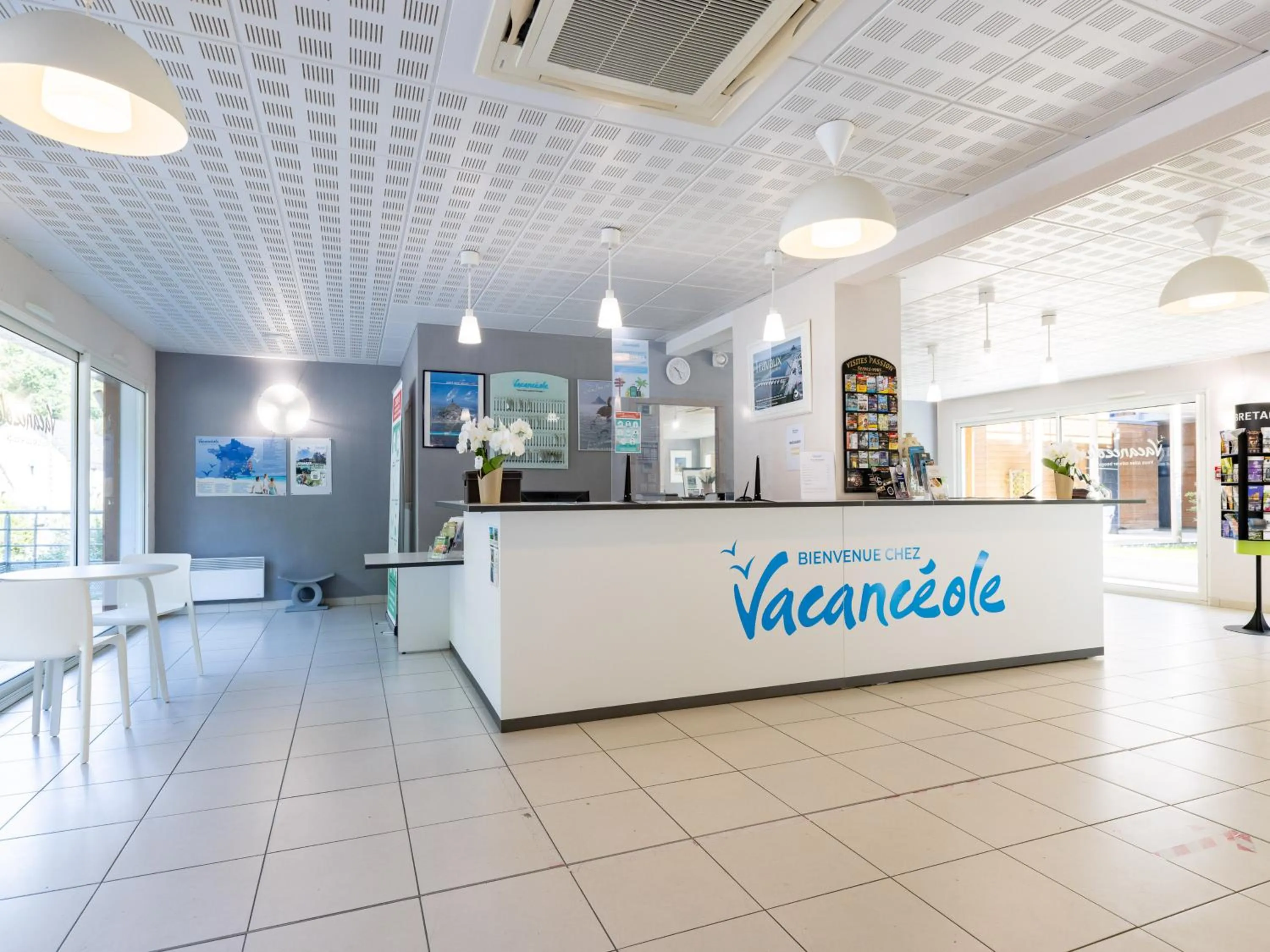Lobby or reception in Vacancéole - Les Chambres de la Baie