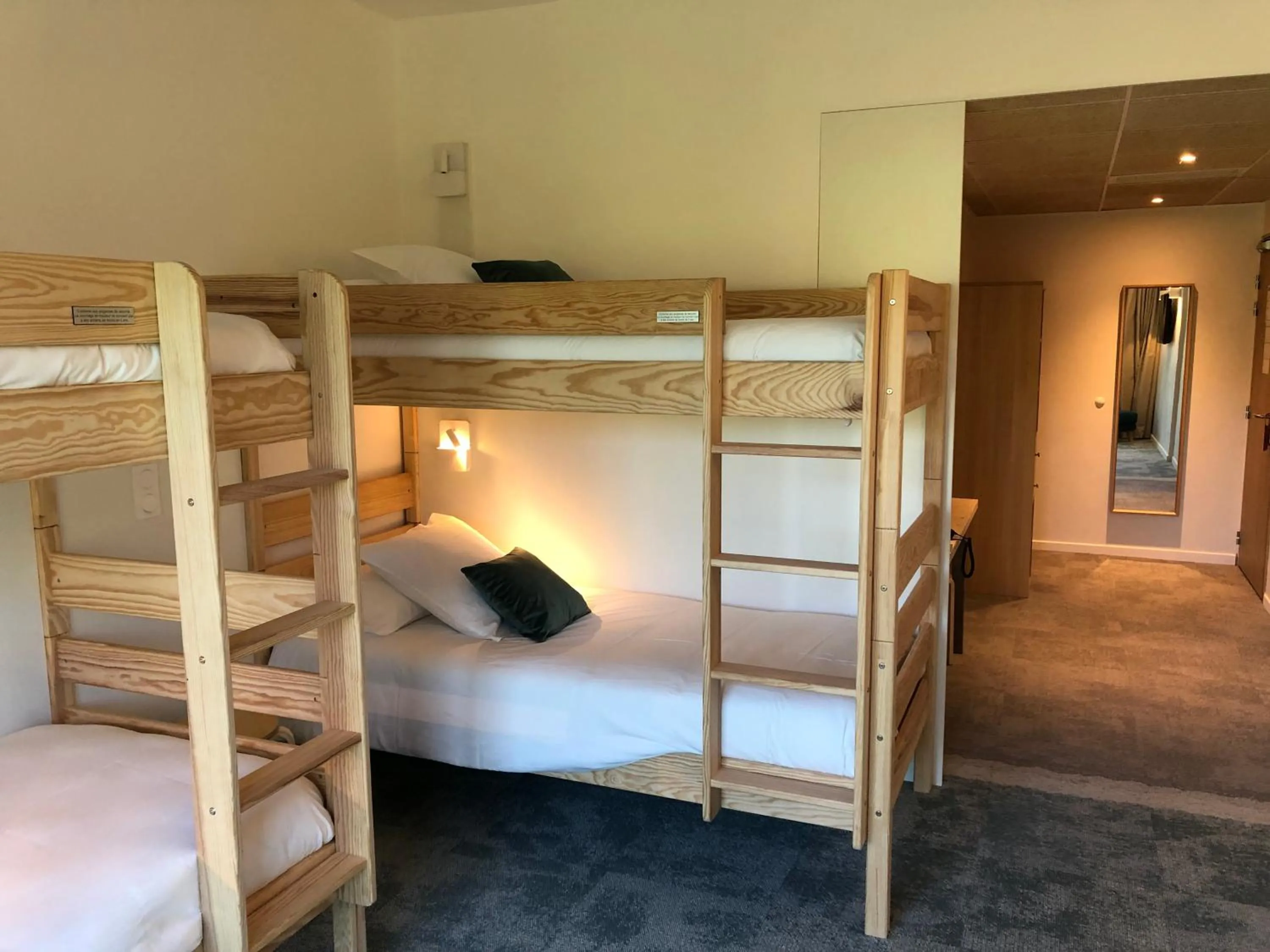 bunk bed, Bed in SHANA Hôtel & Résidence