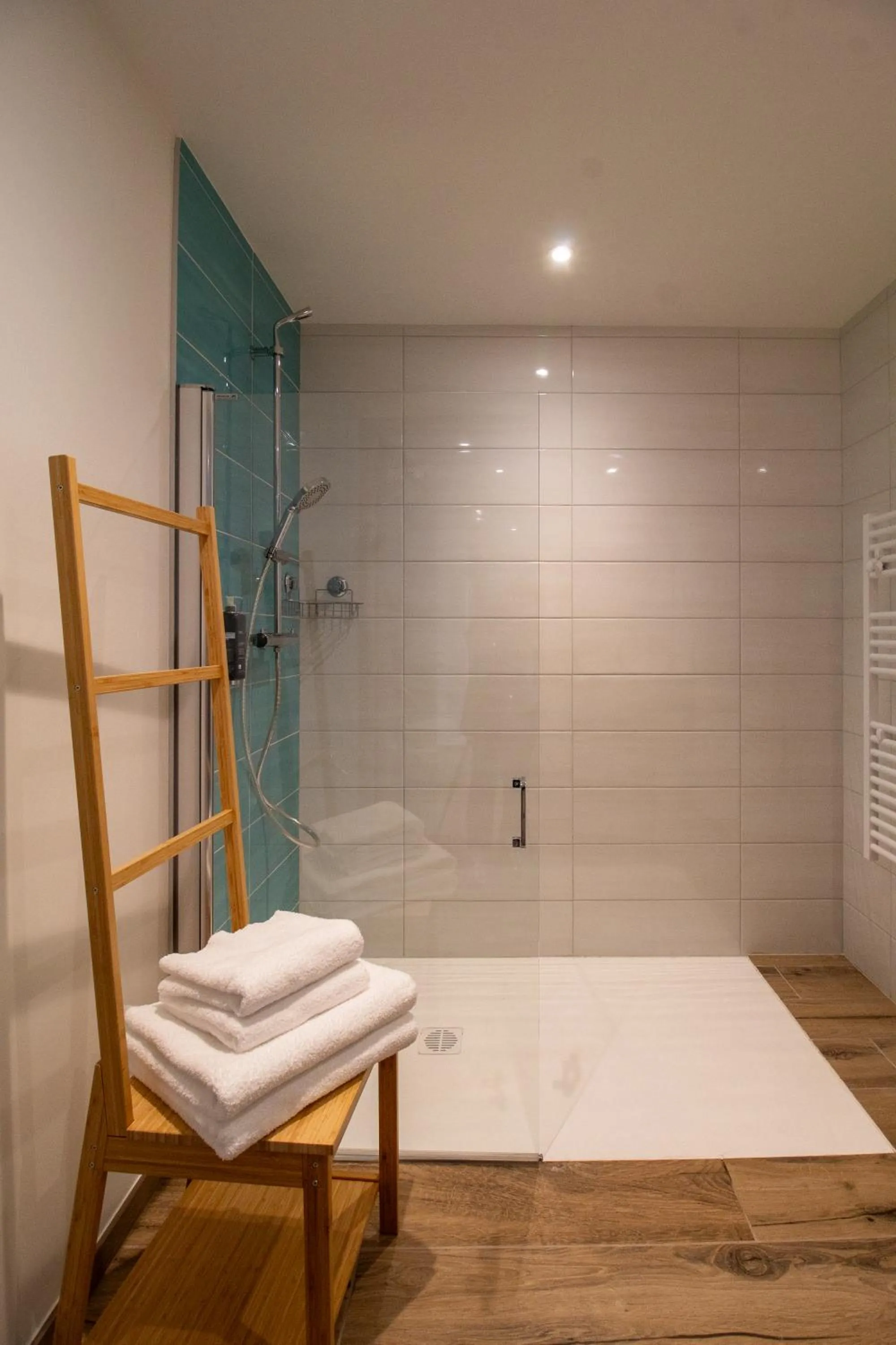 Shower in SHANA Hôtel & Résidence