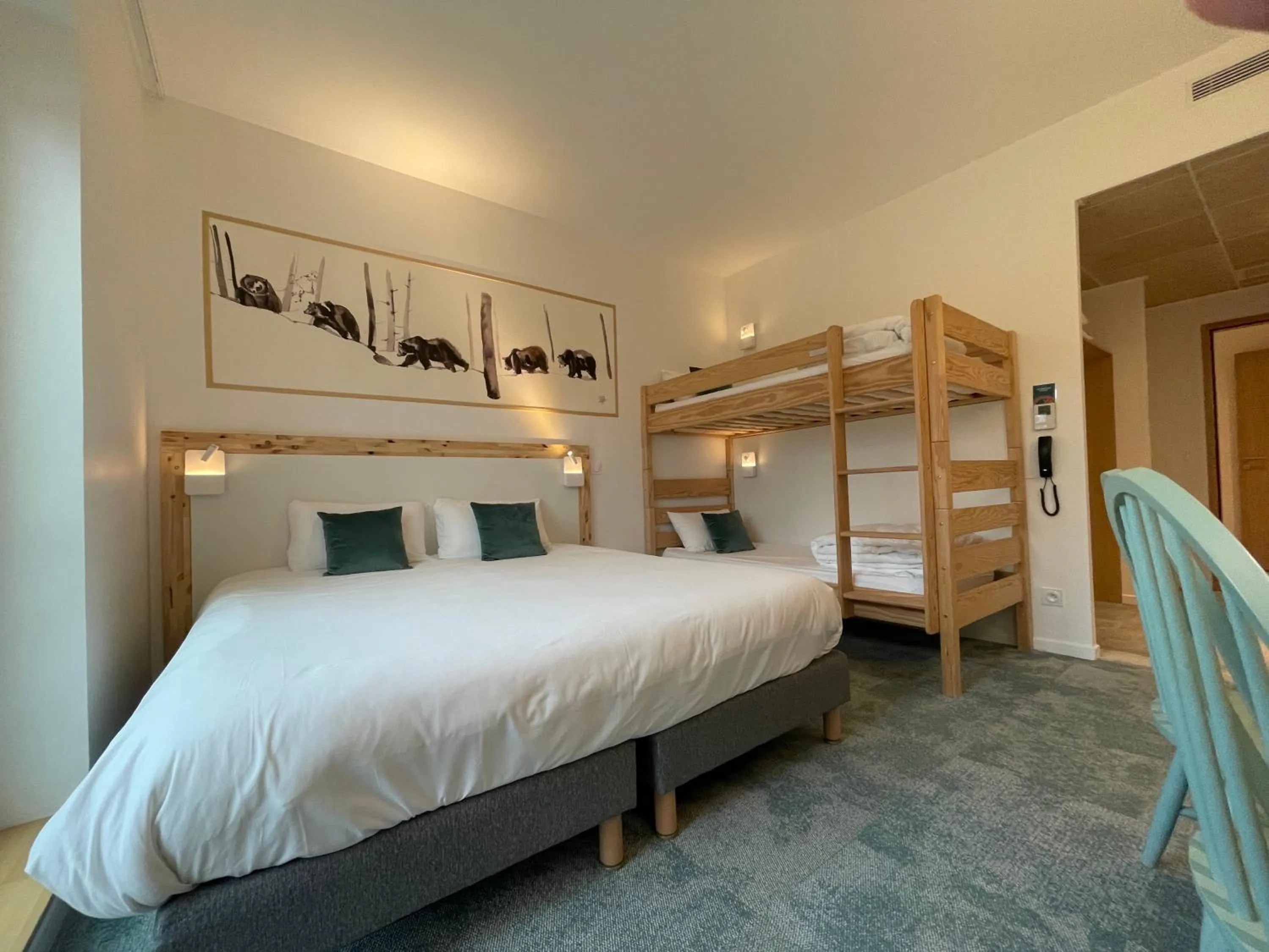 Bed in SHANA Hôtel & Résidence