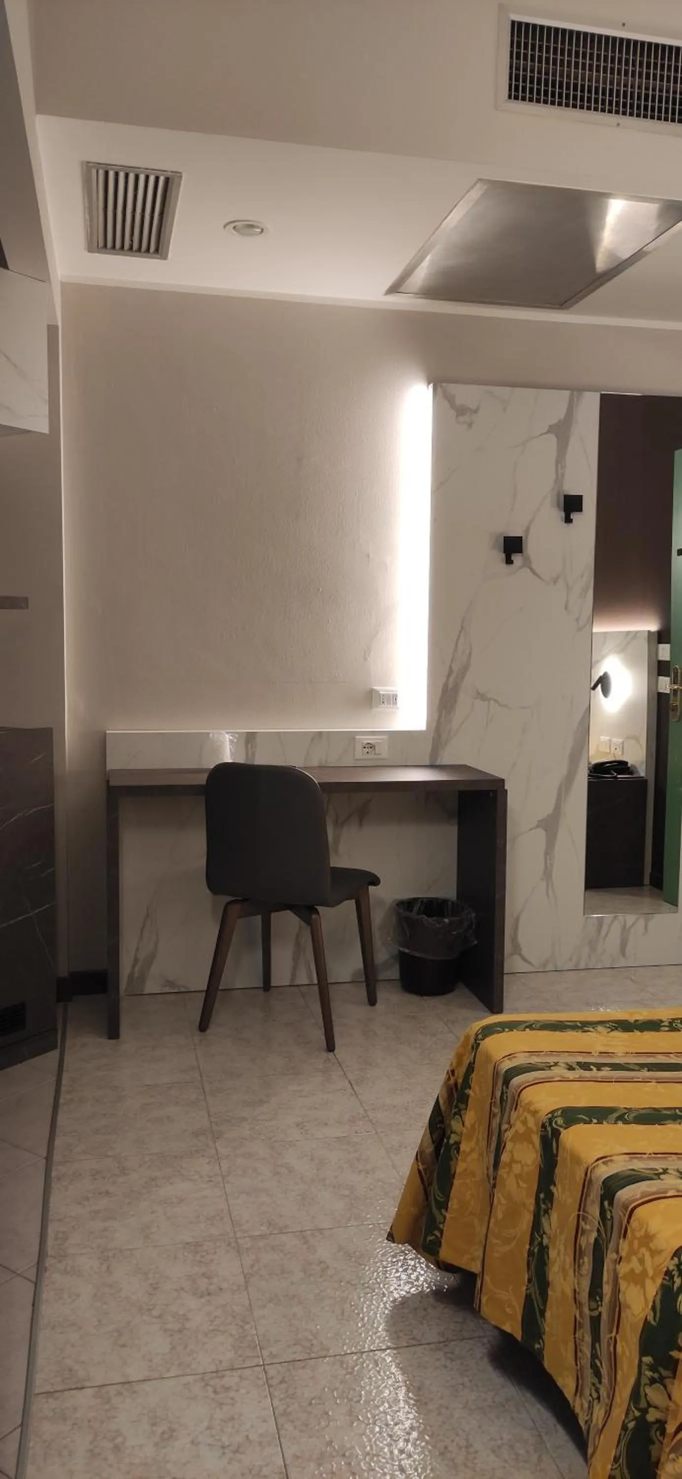 Bed in Hotel Mistral