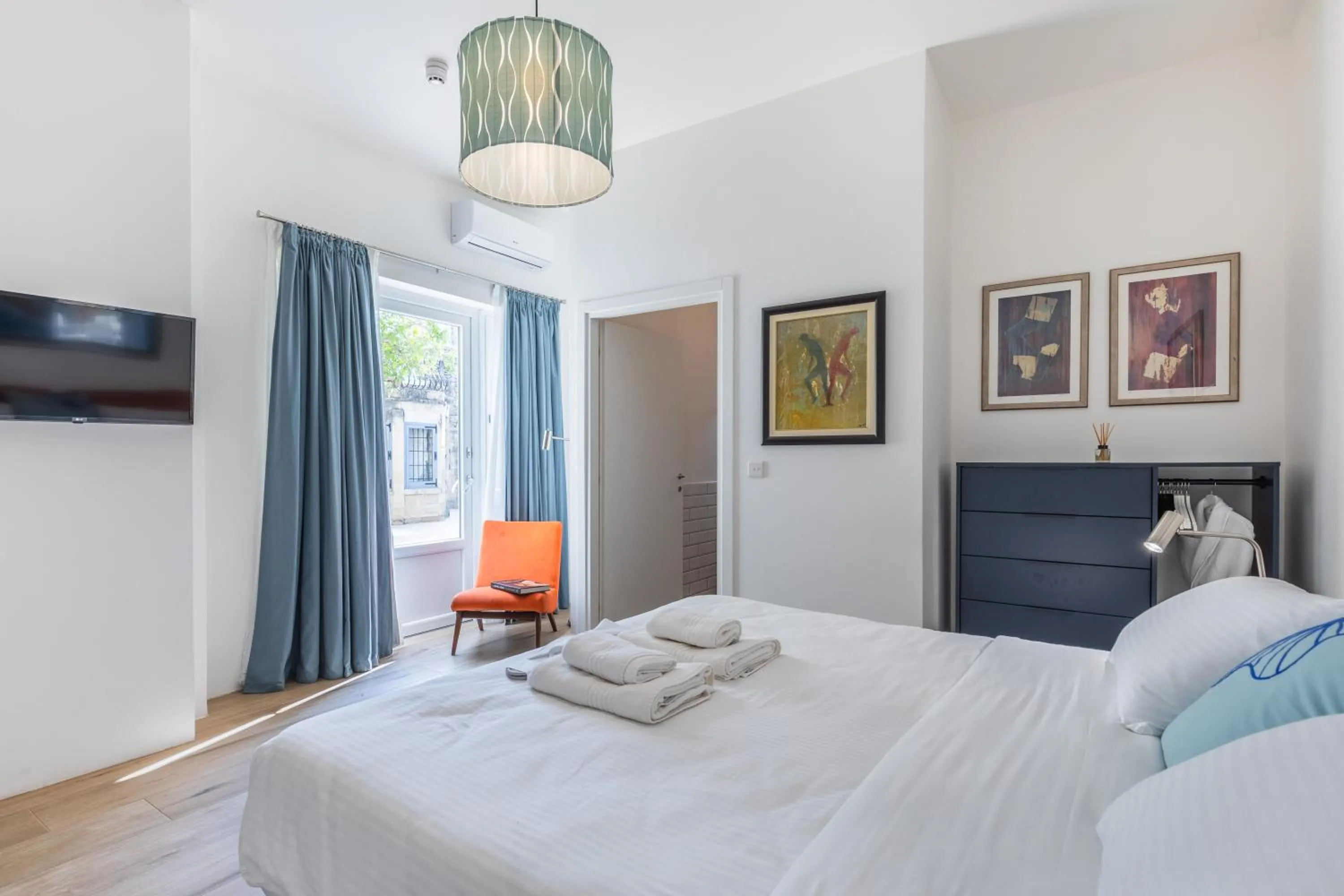 Bed in Mosta Dome B&B