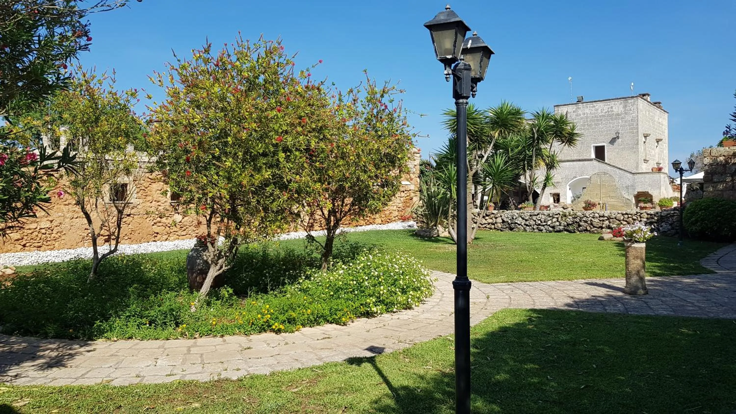 Garden in RELAIS MASSERIA CASINA DEI CARI