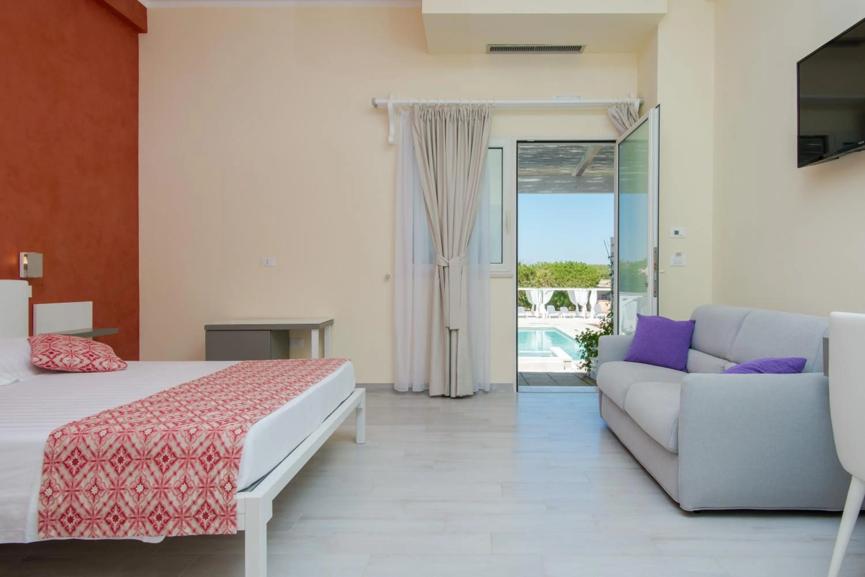 Photo of the whole room in RELAIS MASSERIA CASINA DEI CARI