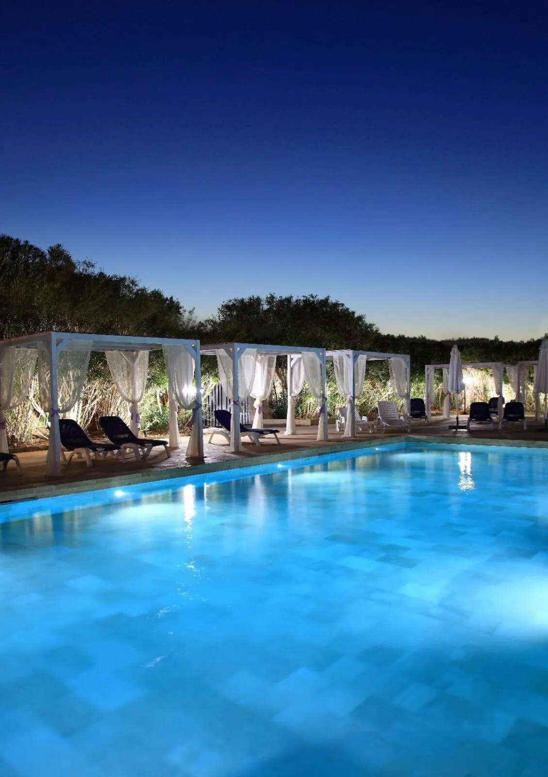 Swimming pool in RELAIS MASSERIA CASINA DEI CARI