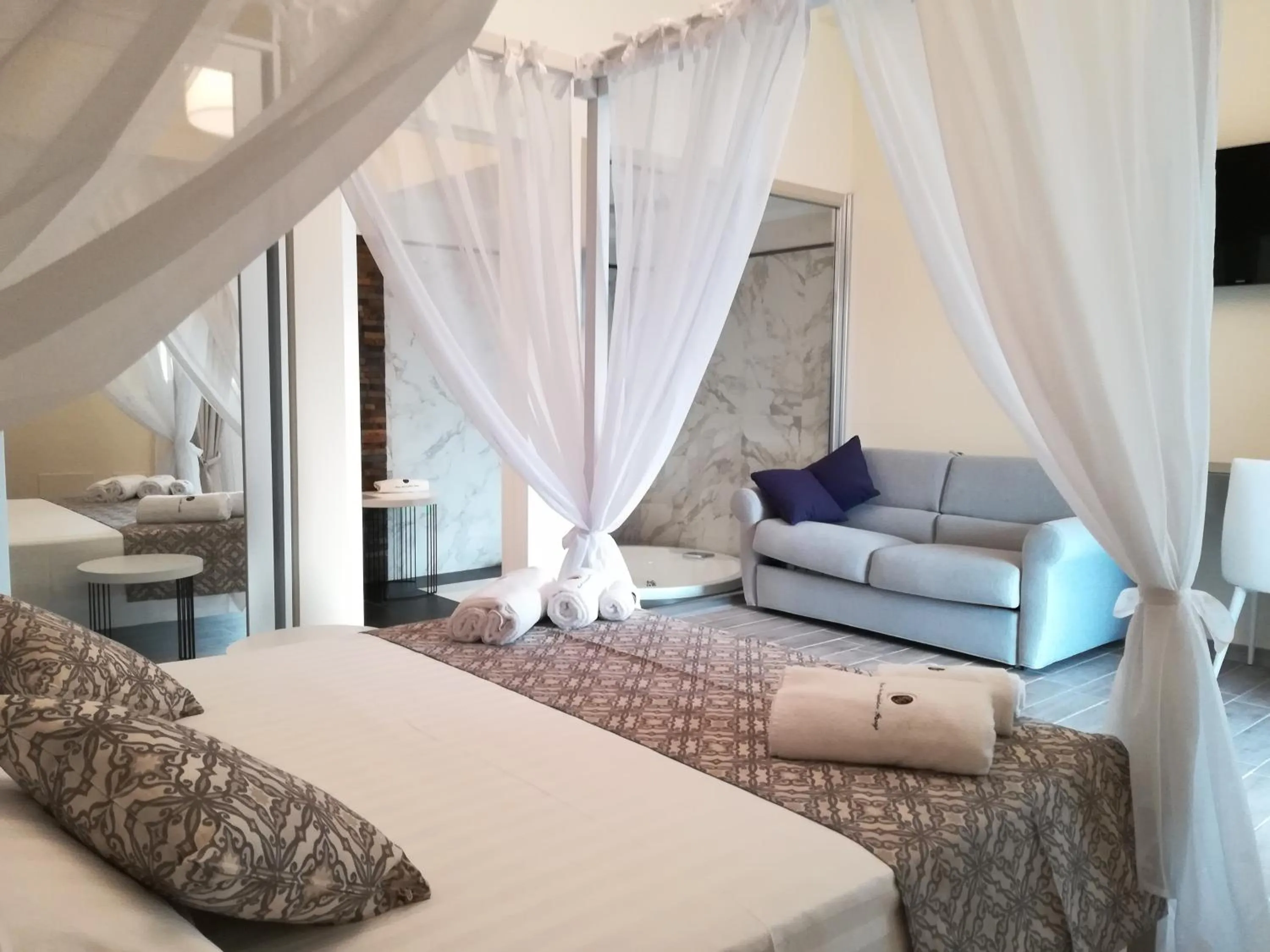 Photo of the whole room in RELAIS MASSERIA CASINA DEI CARI