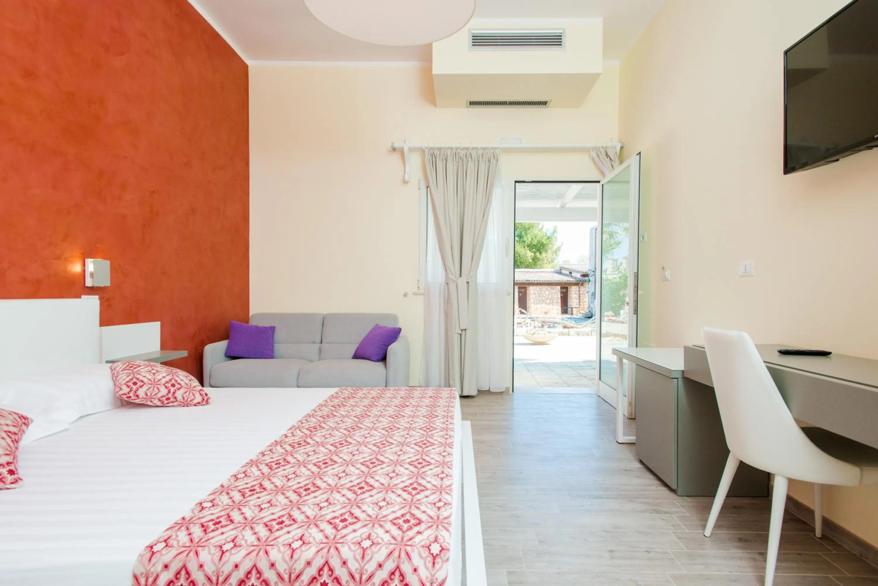 Photo of the whole room in RELAIS MASSERIA CASINA DEI CARI