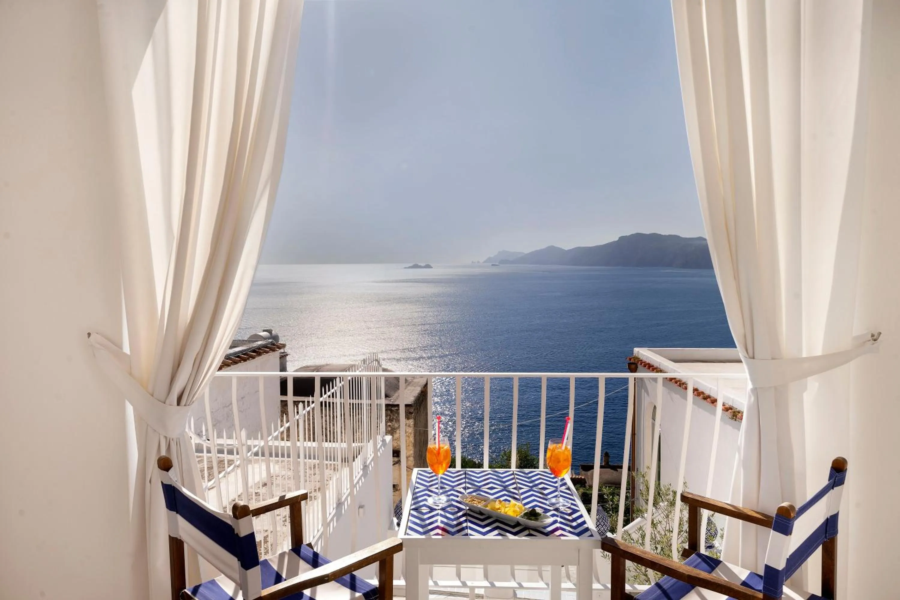 Sea view in Tramonto d'Oro