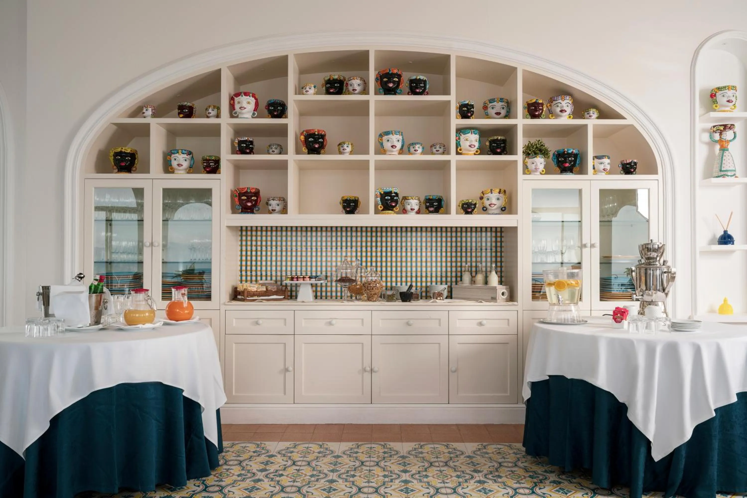 Restaurant/places to eat in Tramonto d'Oro