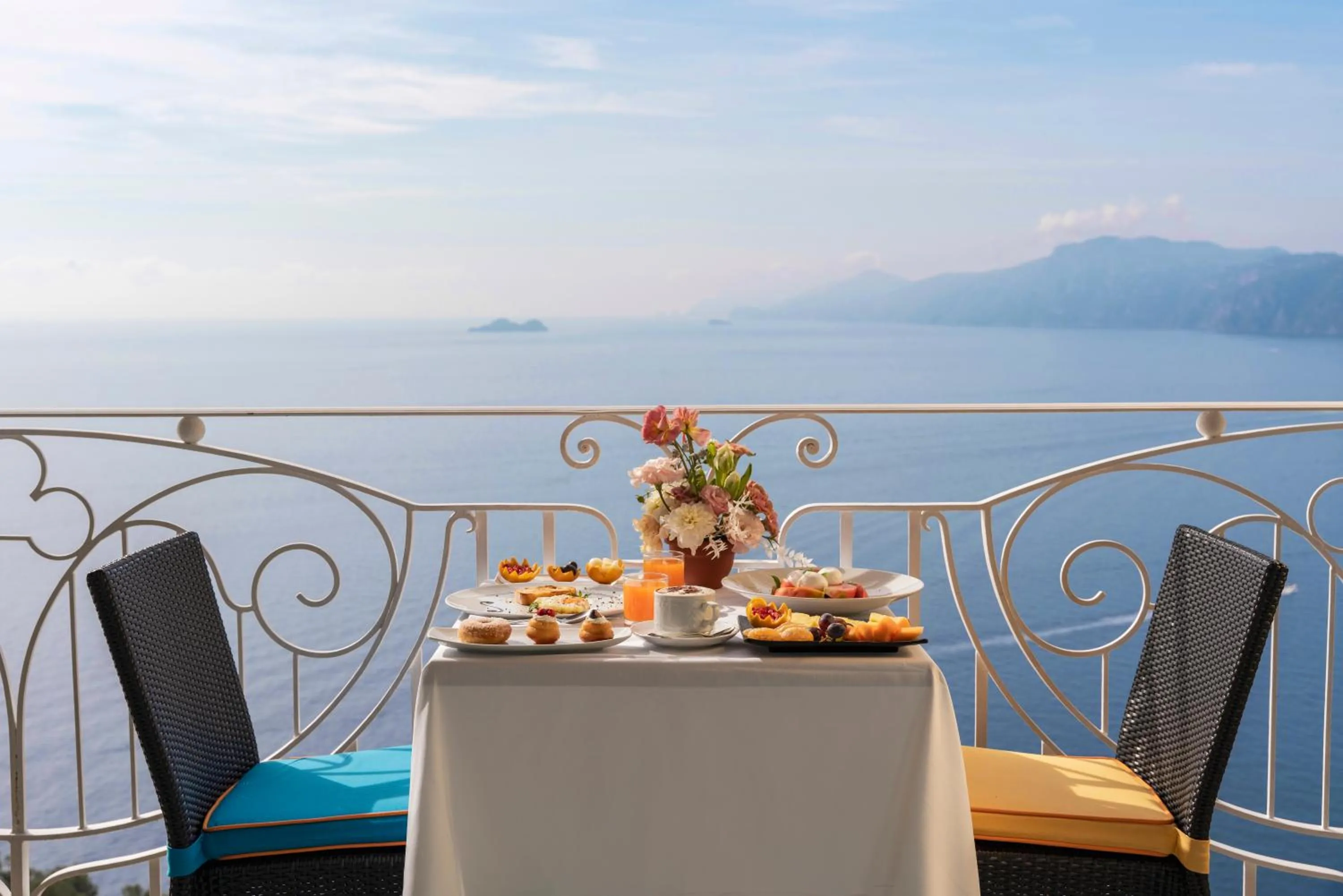 Restaurant/places to eat in Tramonto d'Oro