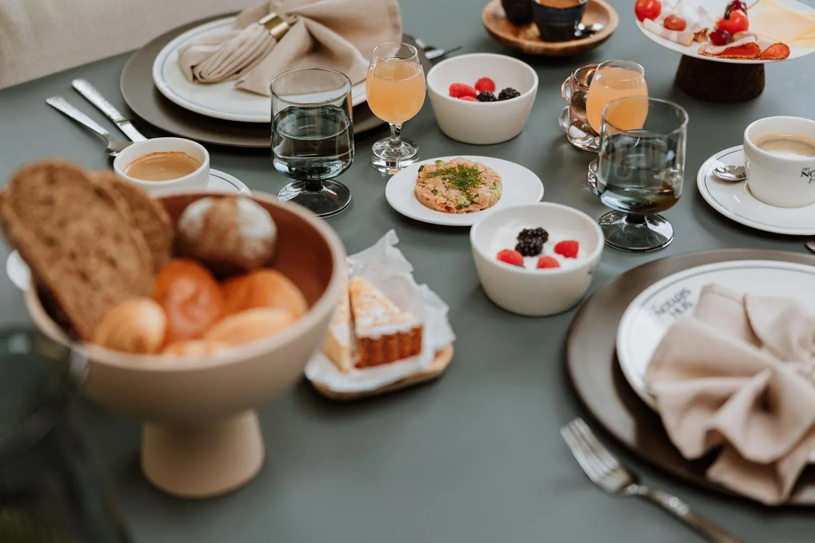 Breakfast in B&B het Notarishuis - authentiek verblijf nabij Maastricht