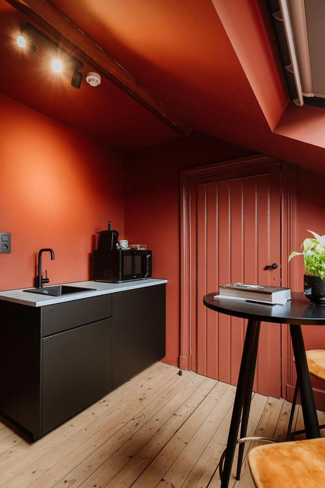 Kitchen or kitchenette in B&B het Notarishuis - authentiek verblijf nabij Maastricht