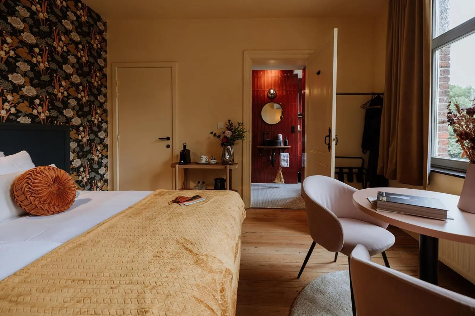 Shower, Bed in B&B het Notarishuis - authentiek verblijf nabij Maastricht