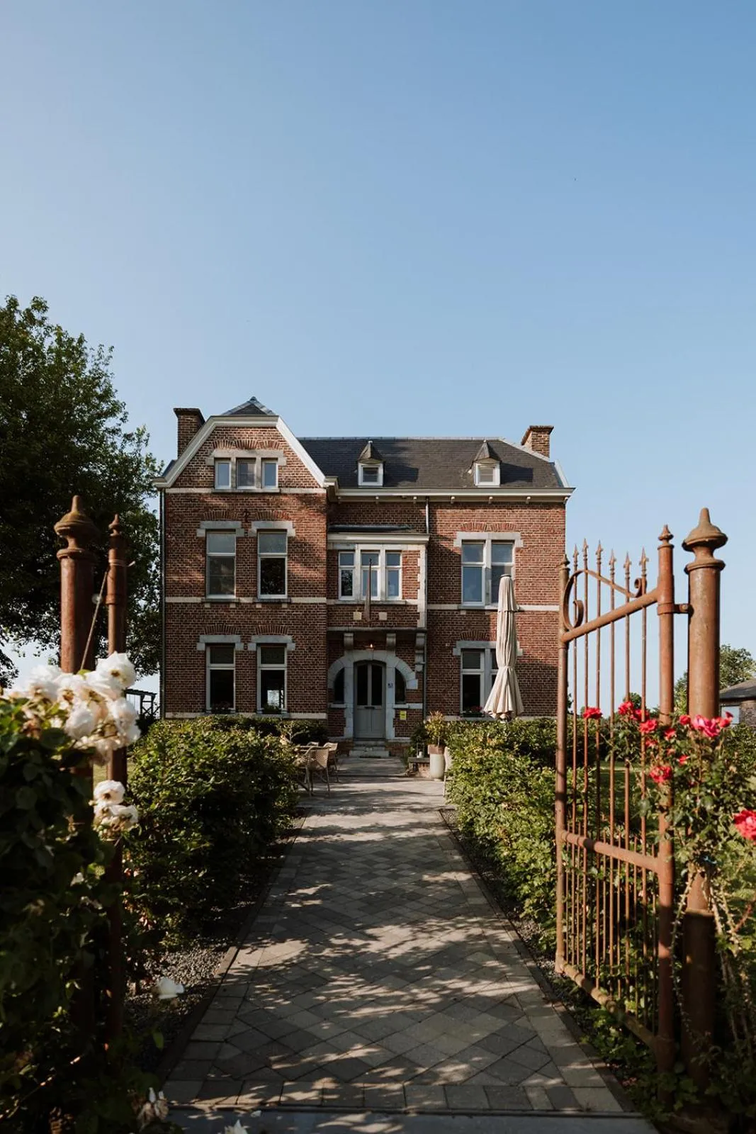 Property building in B&B het Notarishuis - authentiek verblijf nabij Maastricht