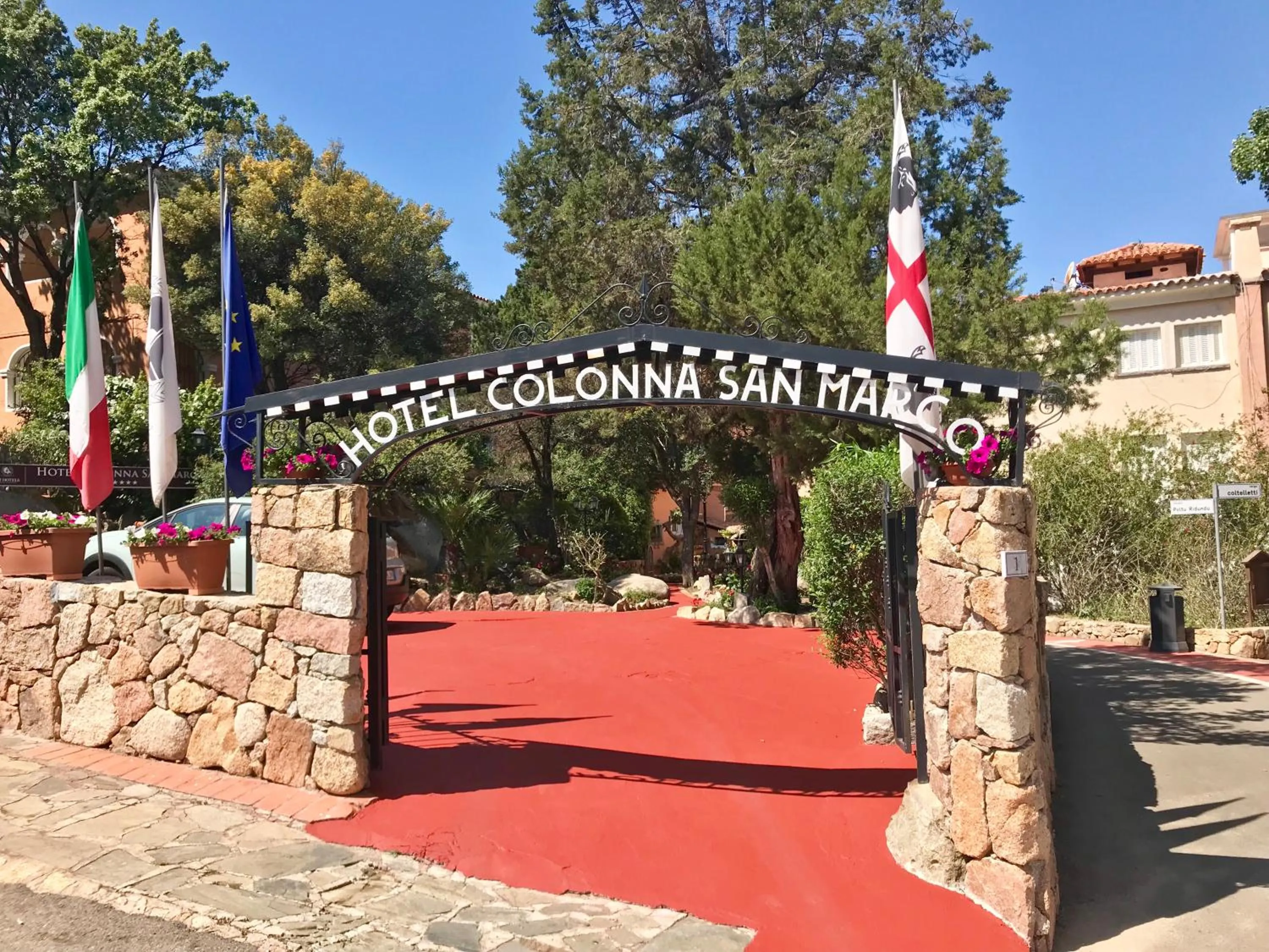 Facade/entrance in Hotel Colonna San Marco
