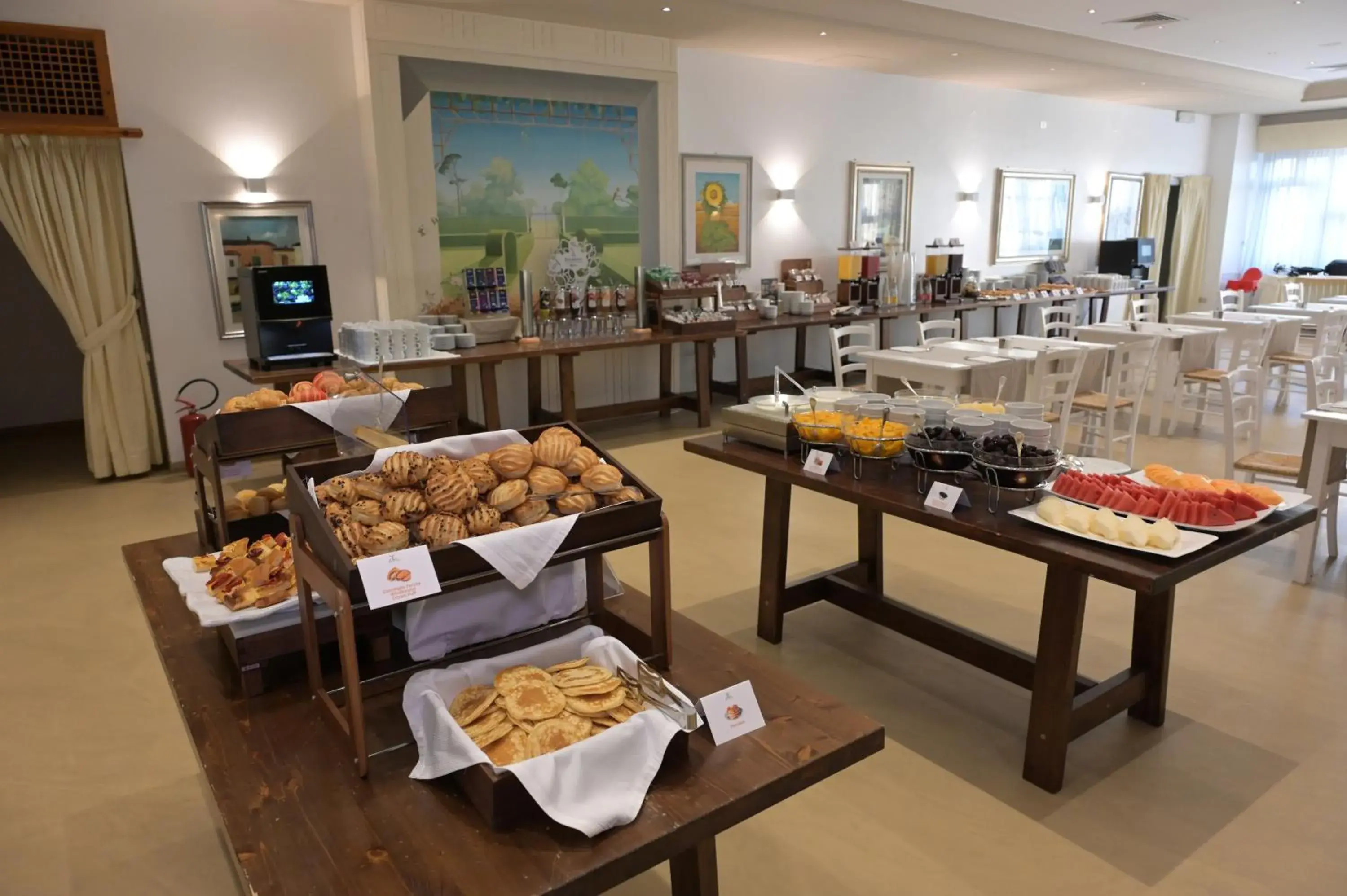 Breakfast in Grand Hotel la Chiusa di Chietri Breakfast in Grand Hotel la Chiusa di Chietri