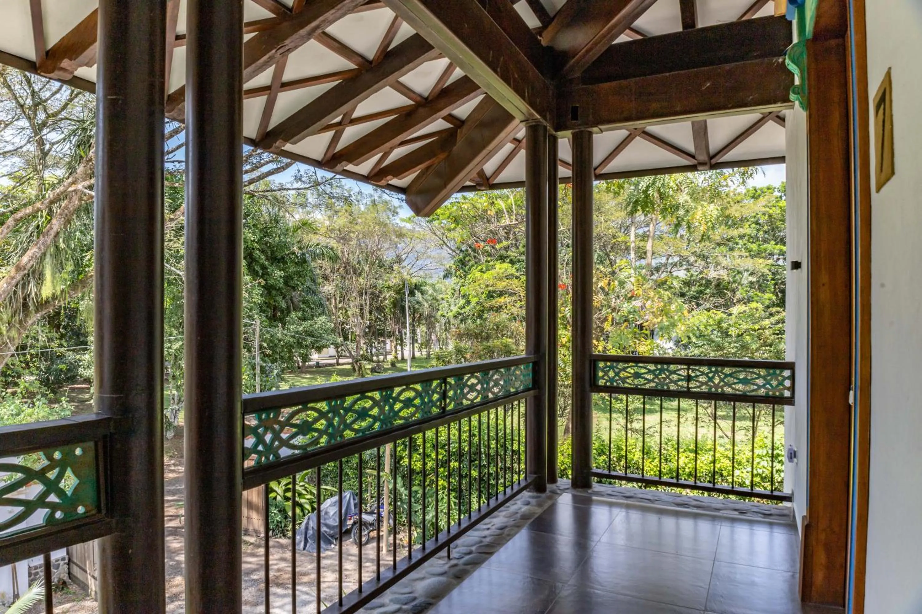 Balcony/Terrace in Casa Jacaranda Hotel Boutique -Cauca Viejo- Mayores de 14 años