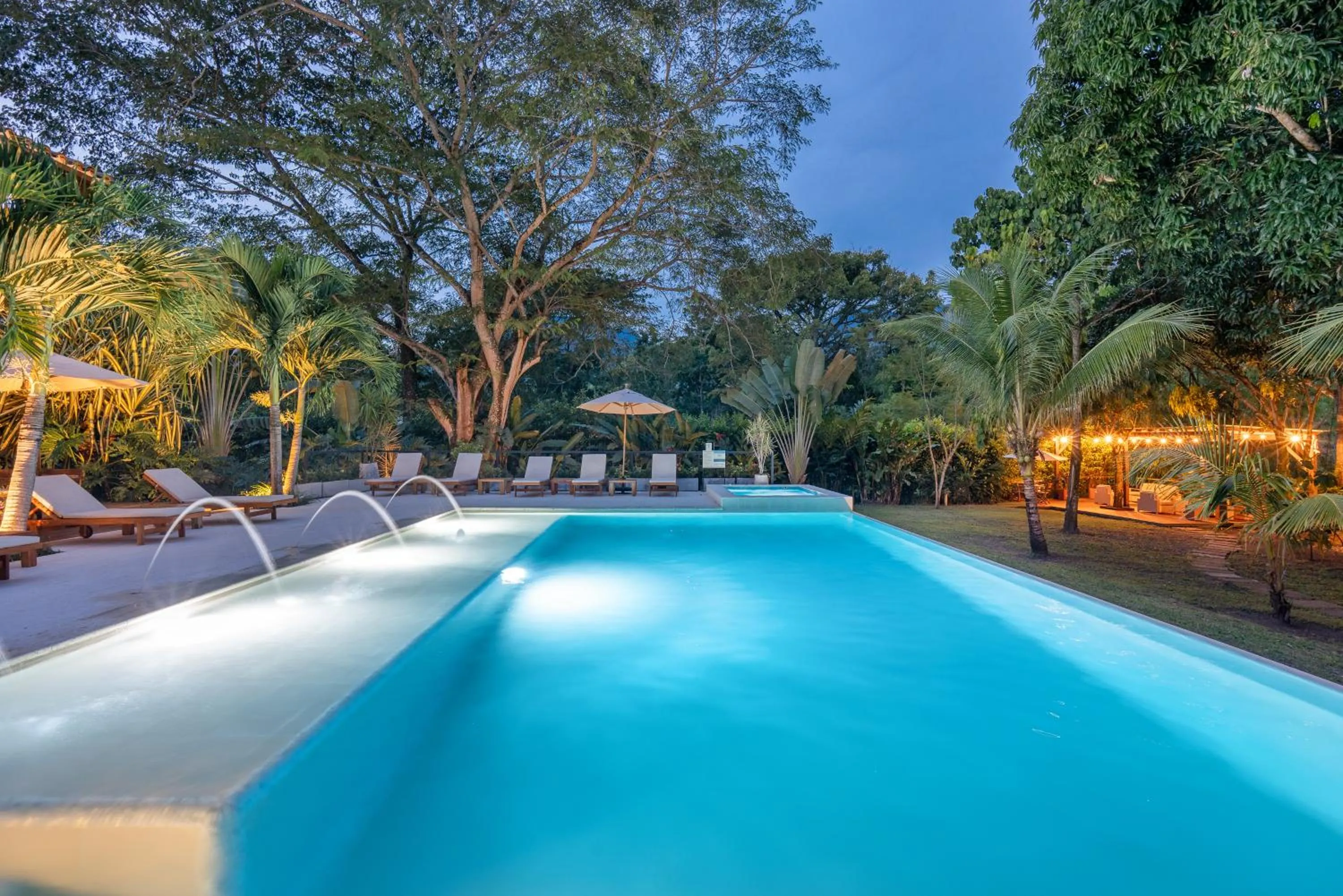 Swimming pool in Casa Jacaranda Hotel Boutique -Cauca Viejo- Mayores de 14 años