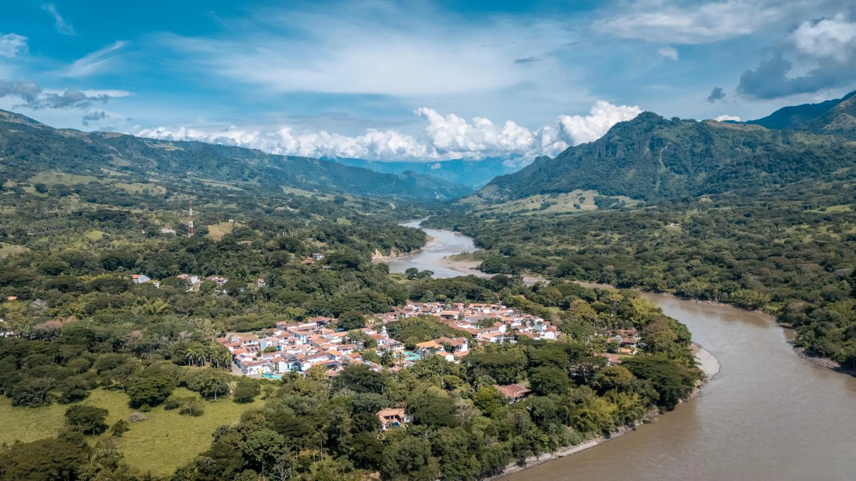 Nearby landmark in Casa Jacaranda Hotel Boutique -Cauca Viejo- Mayores de 14 años
