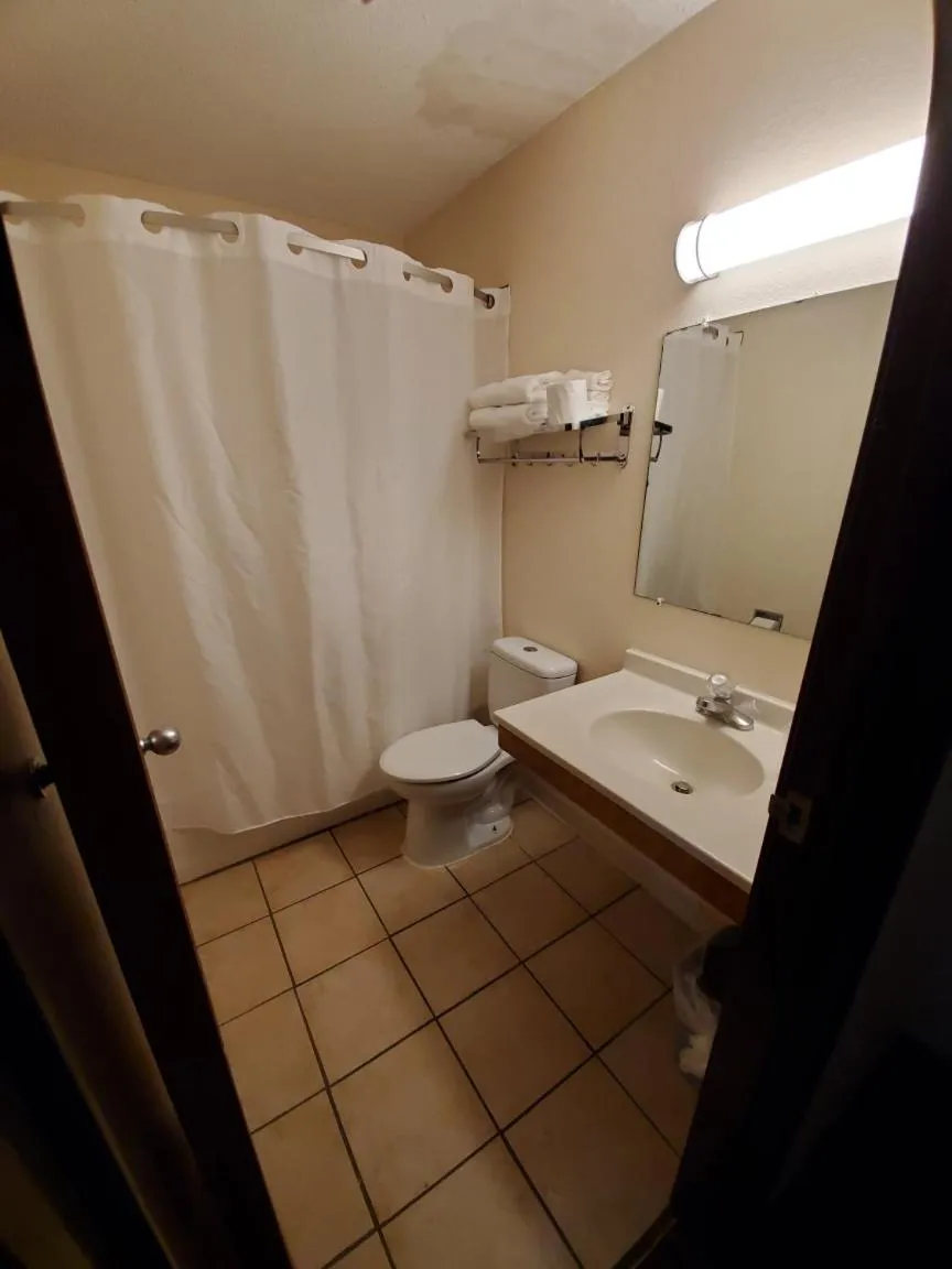 Bathroom in Hibbing Inn and Suites