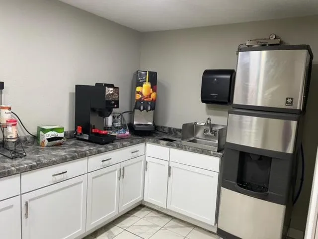 Coffee/tea facilities in Hibbing Inn and Suites