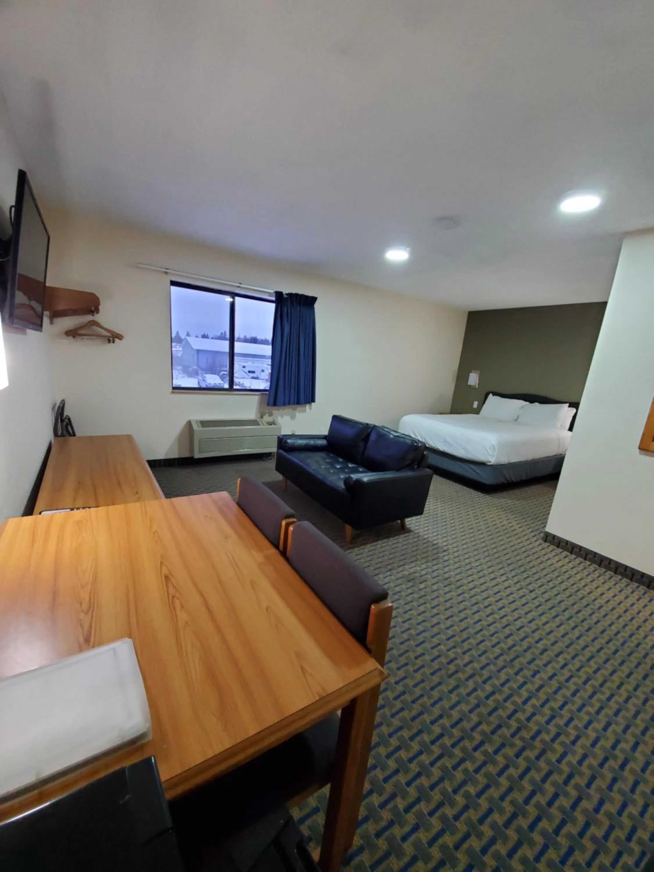 Bed in Hibbing Inn and Suites