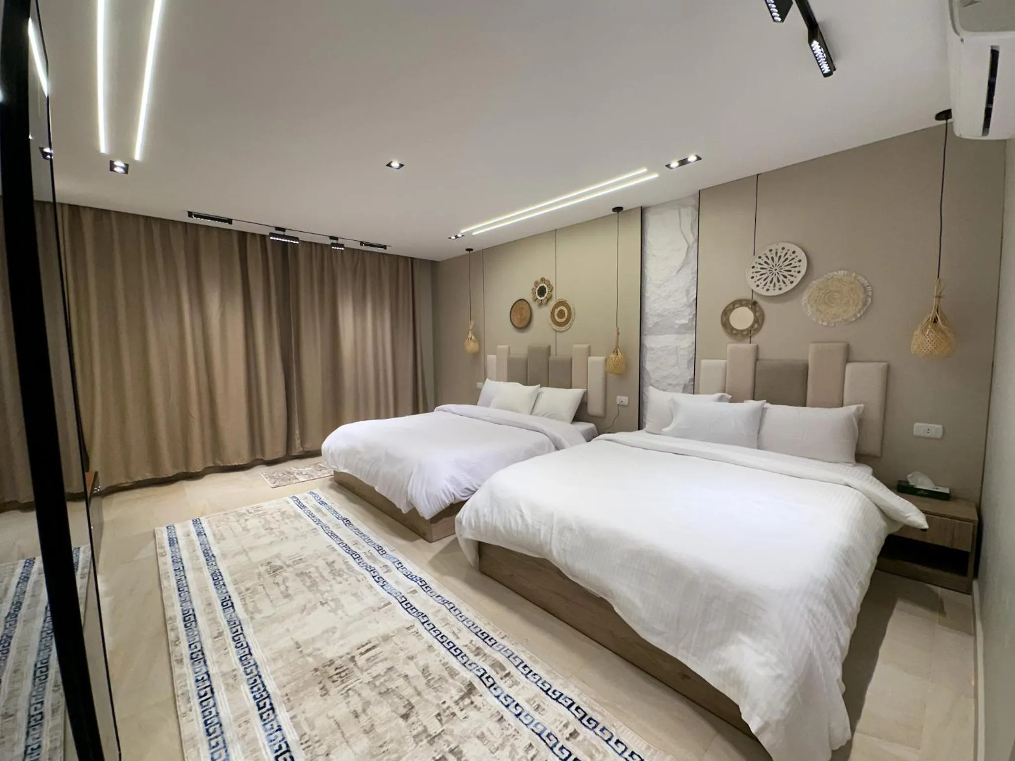 Bed in Pyramids Height Hotel & Pyramids Master Scene Rooftop