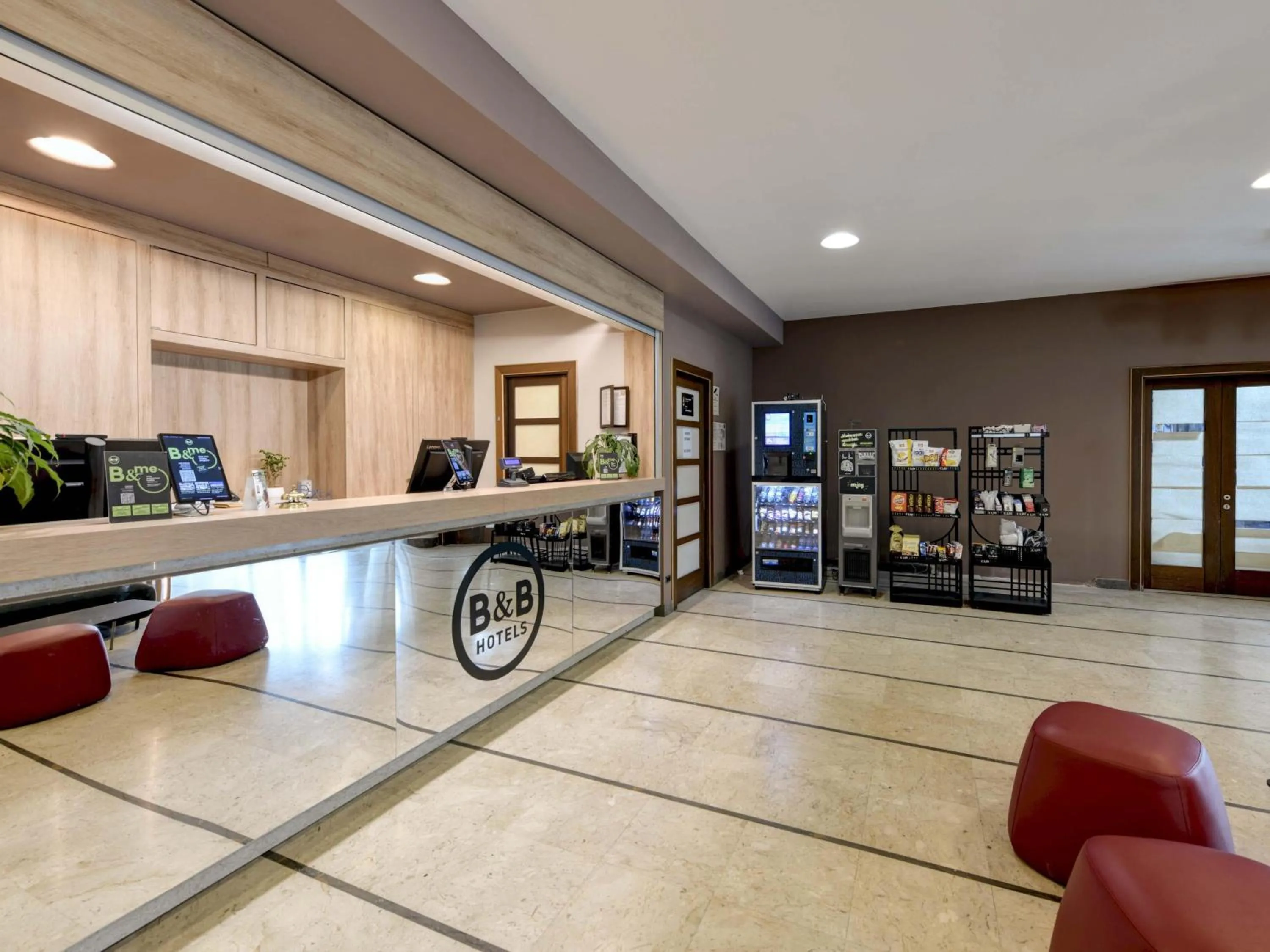 Swimming pool in B&B HOTEL Padova