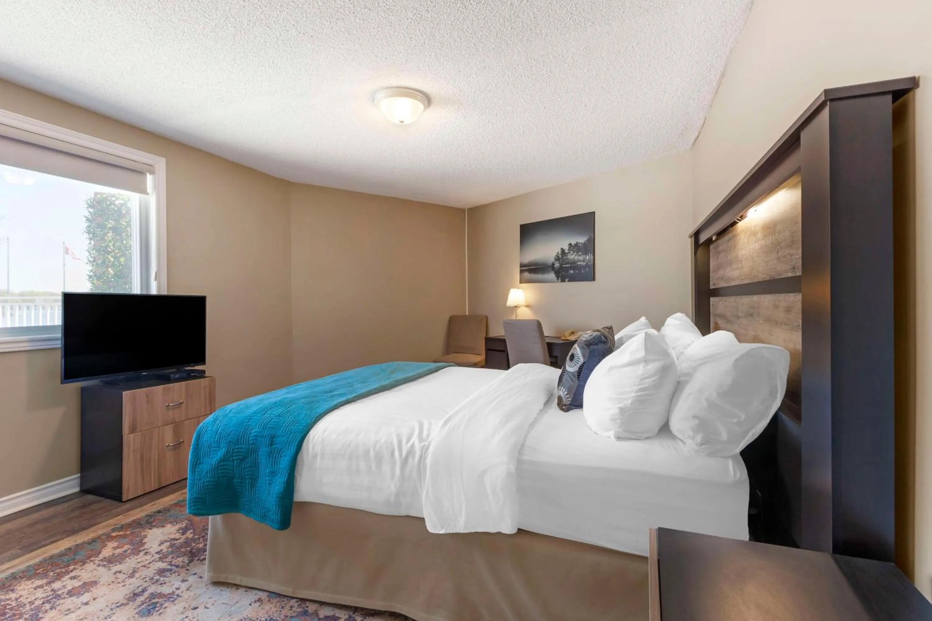 Bedroom, Bed in Christie's Mill Inn & Spa - BW Premier Collection