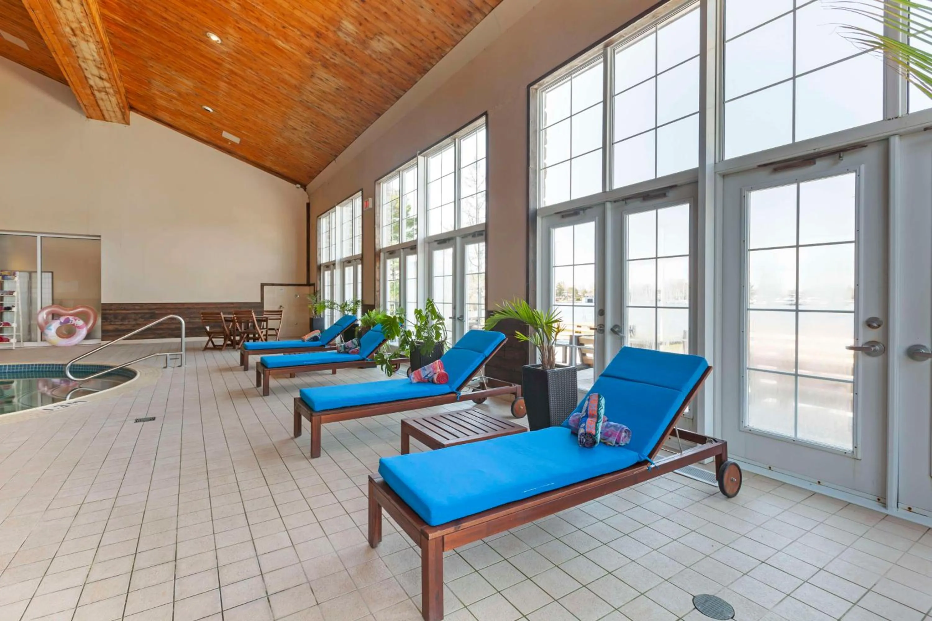 Pool view in Christie's Mill Inn & Spa - BW Premier Collection