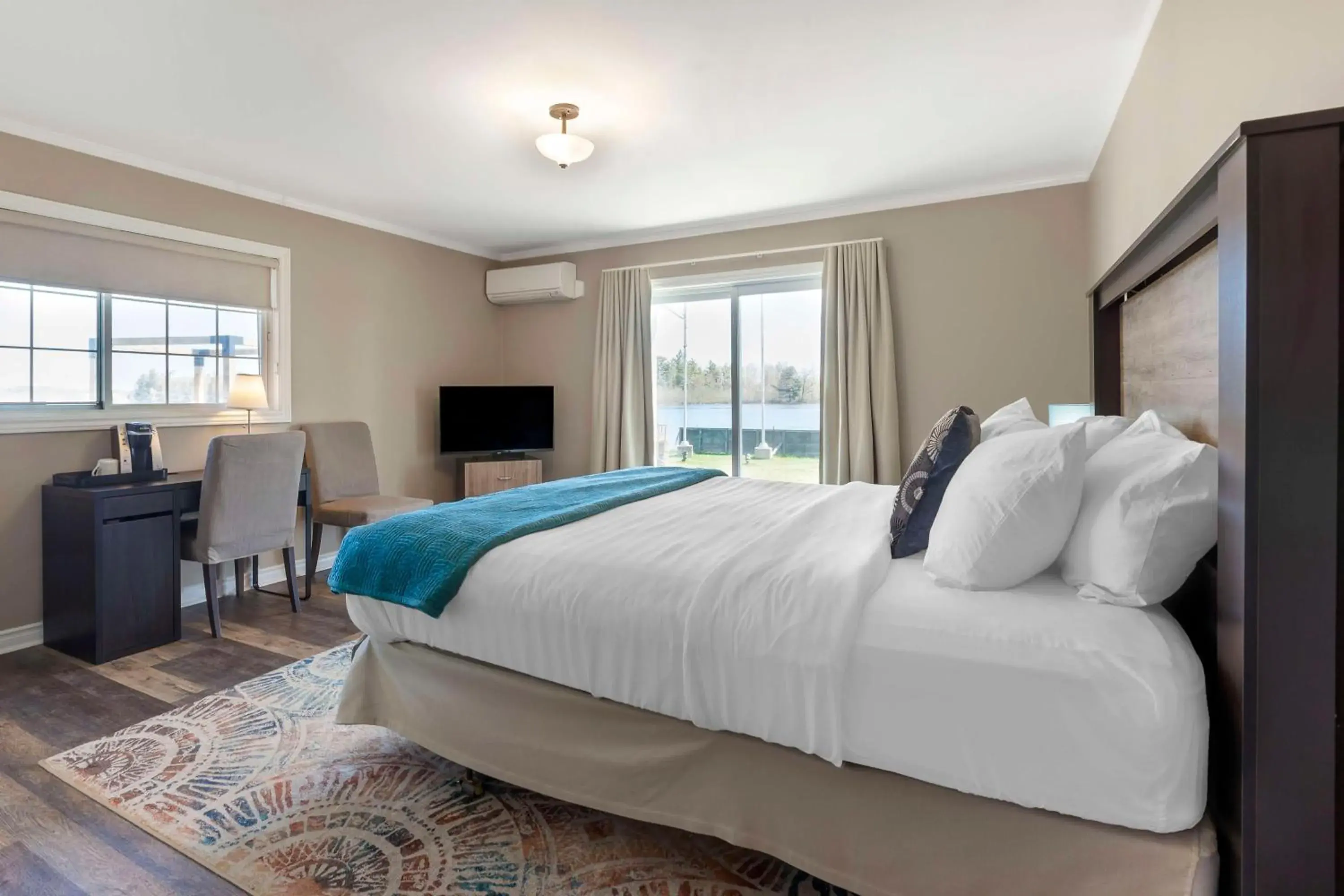 Bedroom, Bed in Christie's Mill Inn & Spa - BW Premier Collection Bedroom, Bed in Christie's Mill Inn & Spa - BW Premier Collection