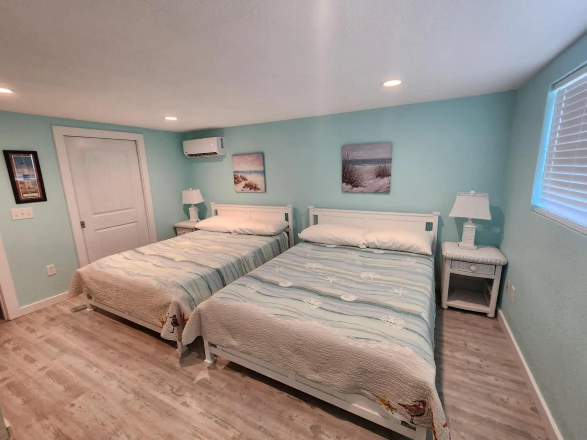 Bedroom, Bed in Coastal Cottage Bay House