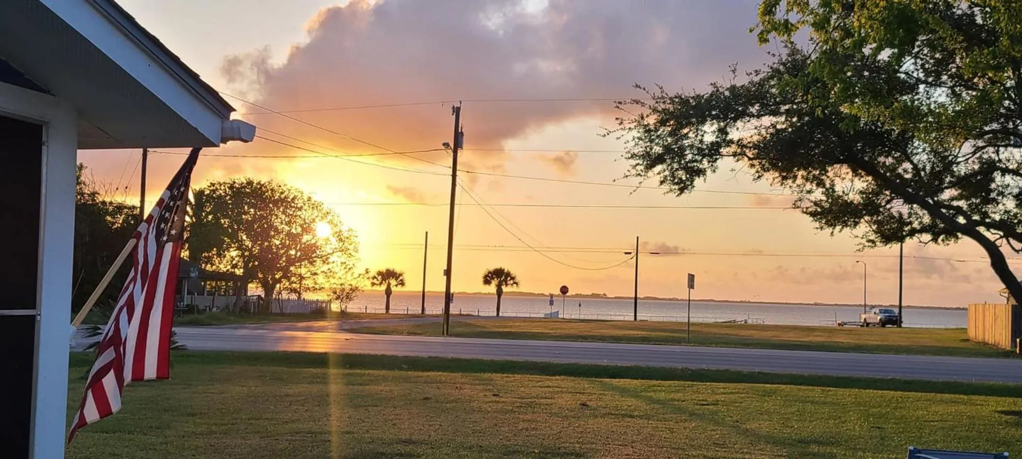 Coastal Cottage Bay House