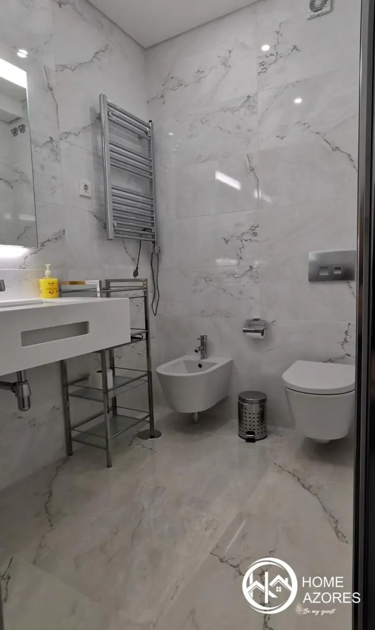 Toilet in Home Azores - Casas da Ladeira