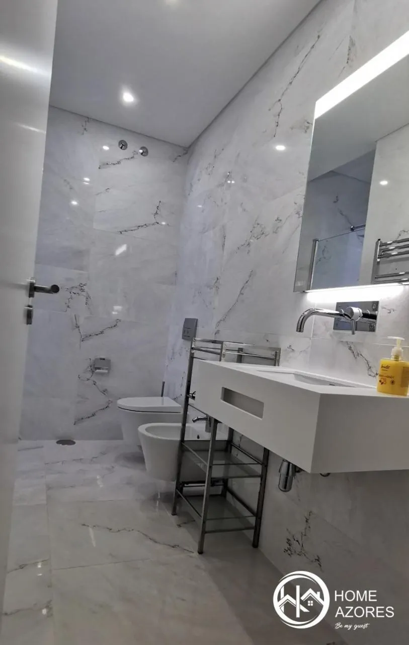 Toilet in Home Azores - Casas da Ladeira