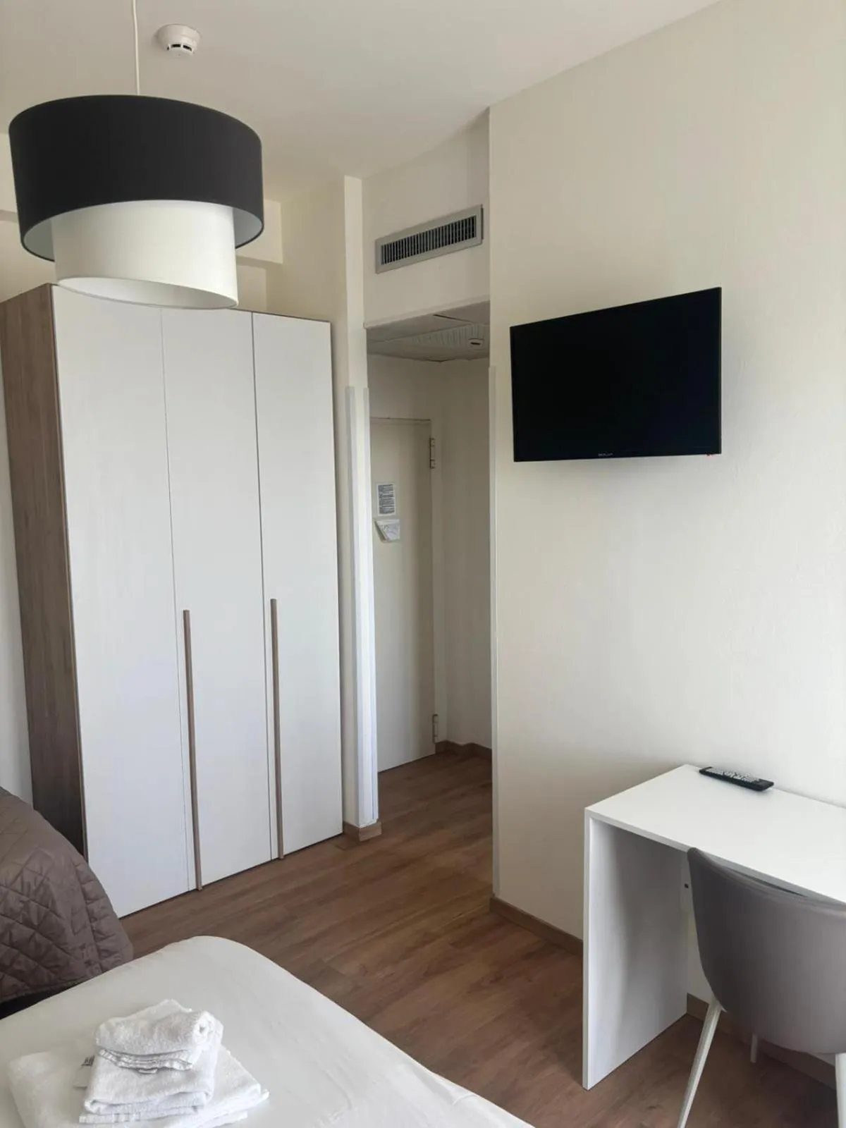 Bedroom, Bed in Hotel Schiller