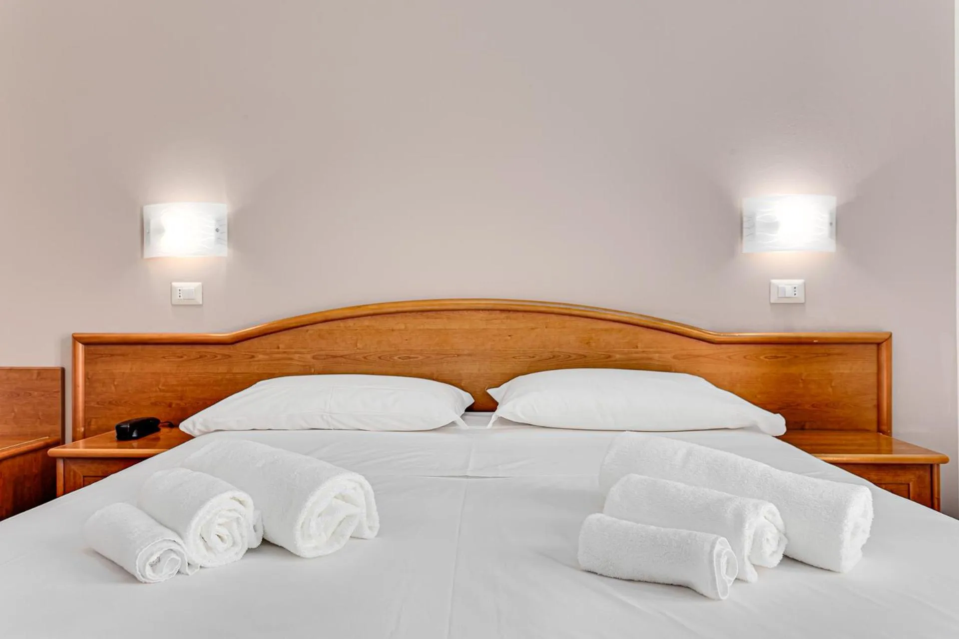 Bedroom, Bed in Hotel Schiller