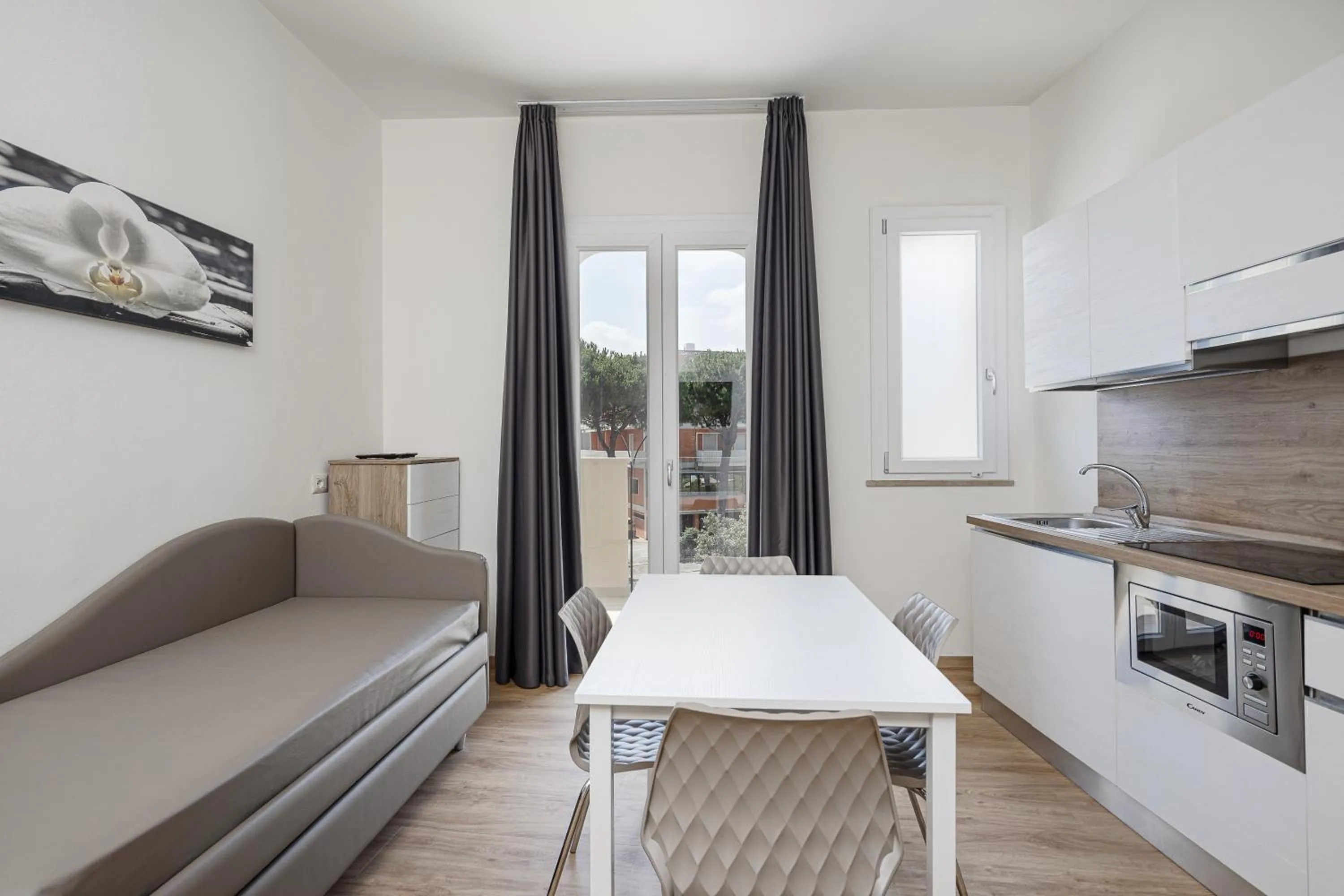 Kitchen or kitchenette in Hotel Schiller