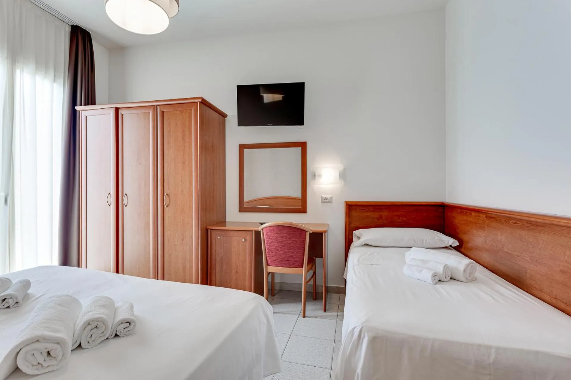 Photo of the whole room, Bed in Hotel Schiller