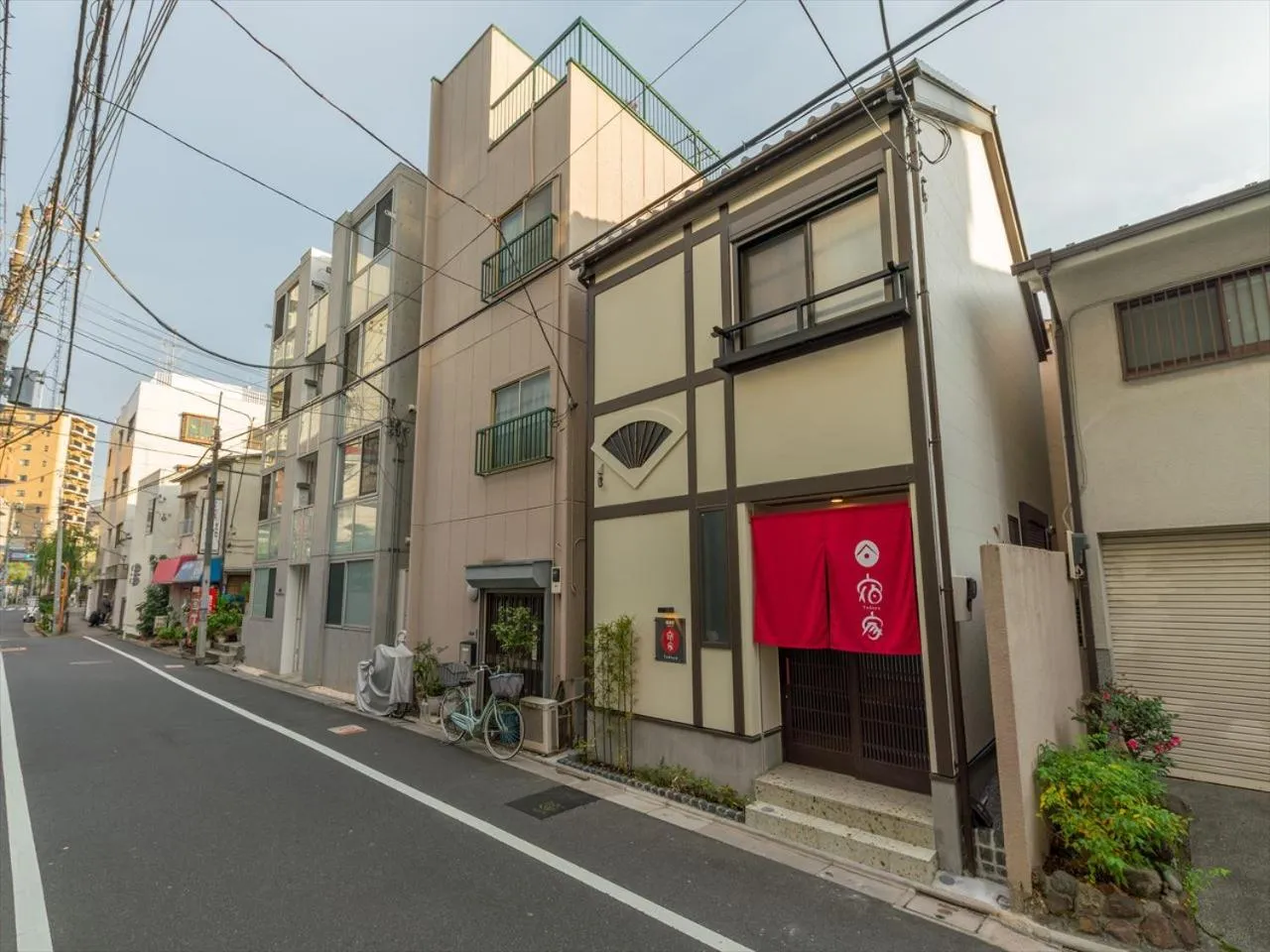Property building in YADOYA Negishi