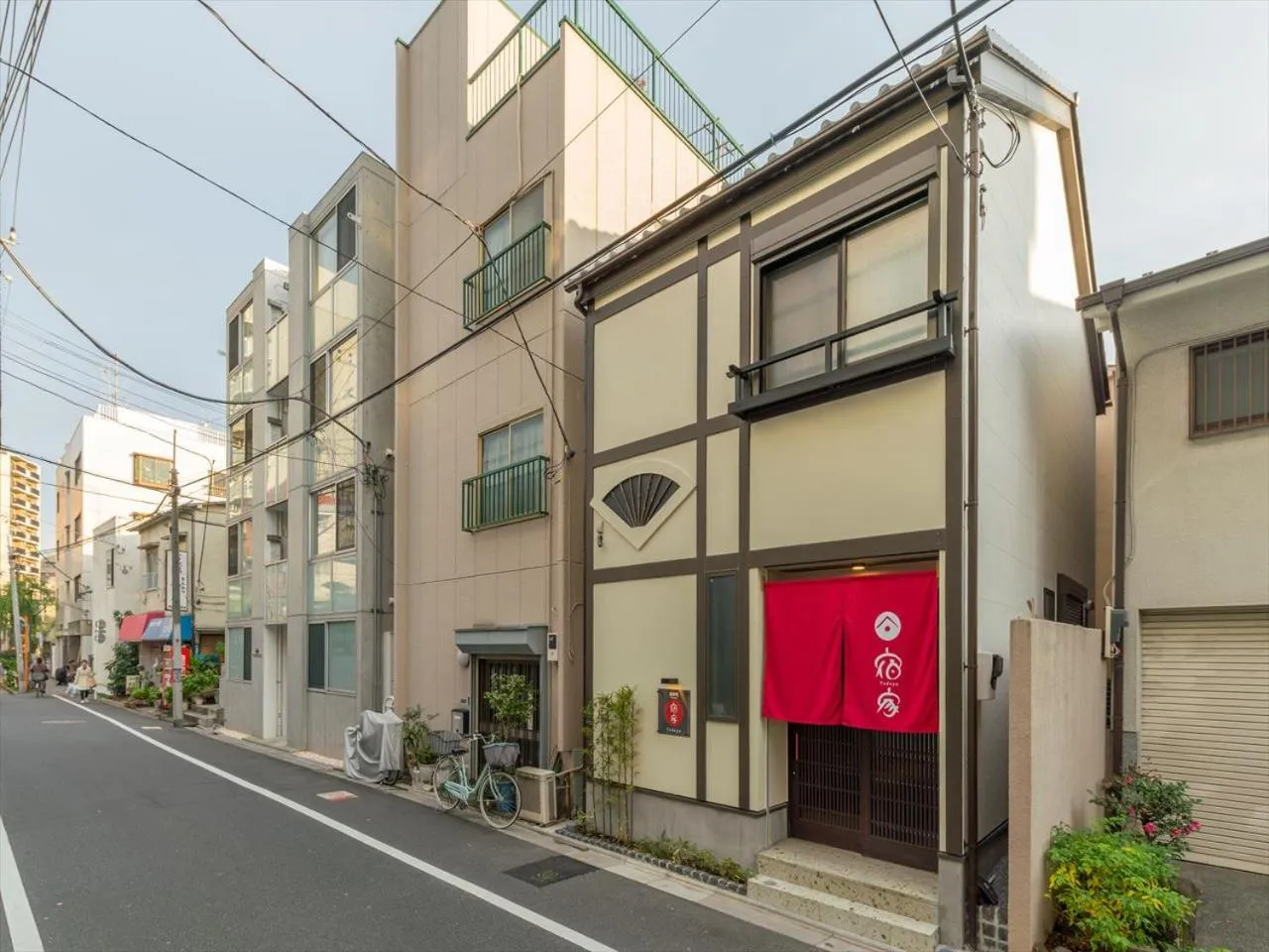 Property building in YADOYA Negishi