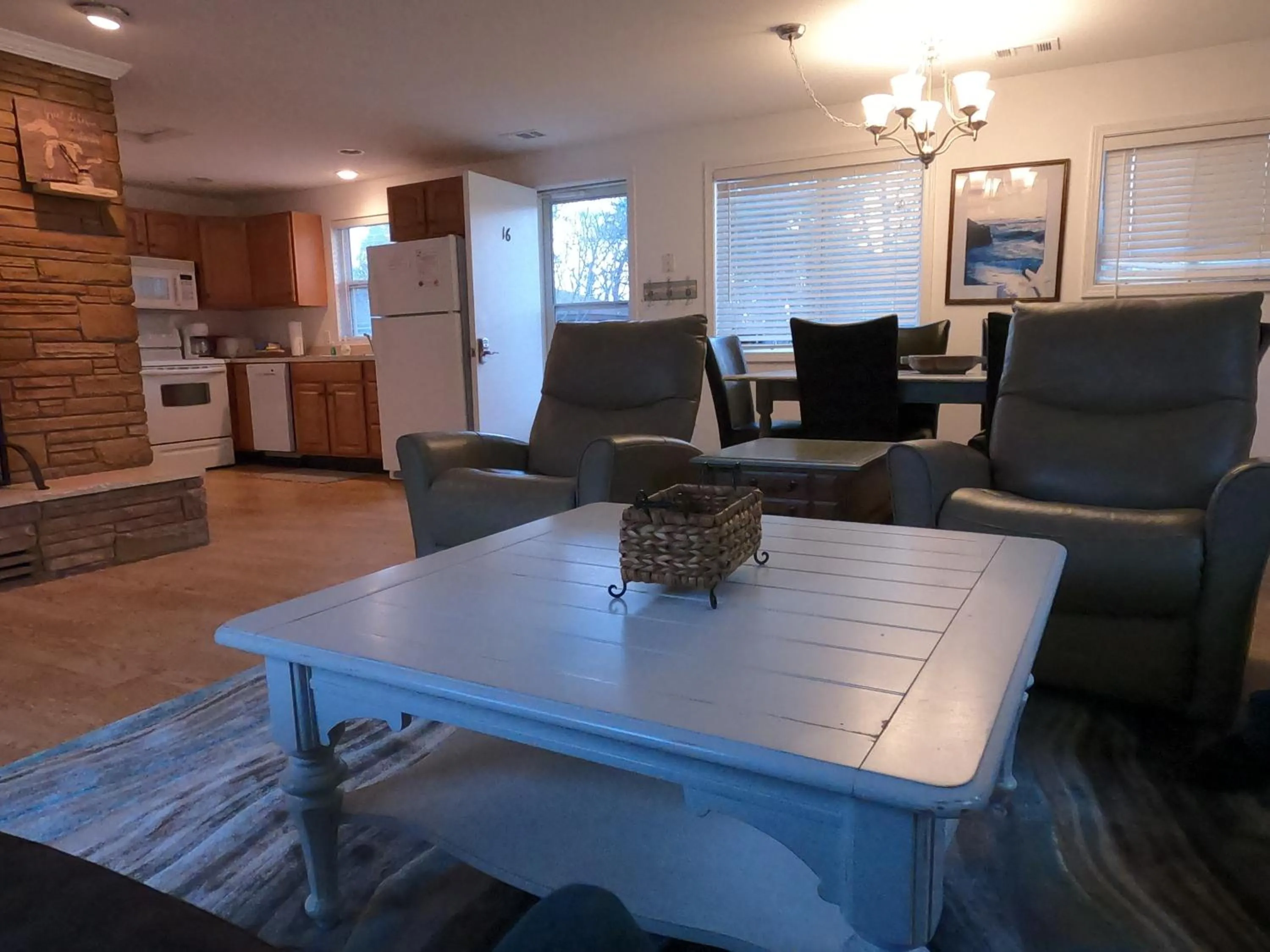 Dining area in Sunrise Beach Oscoda @ Surfside