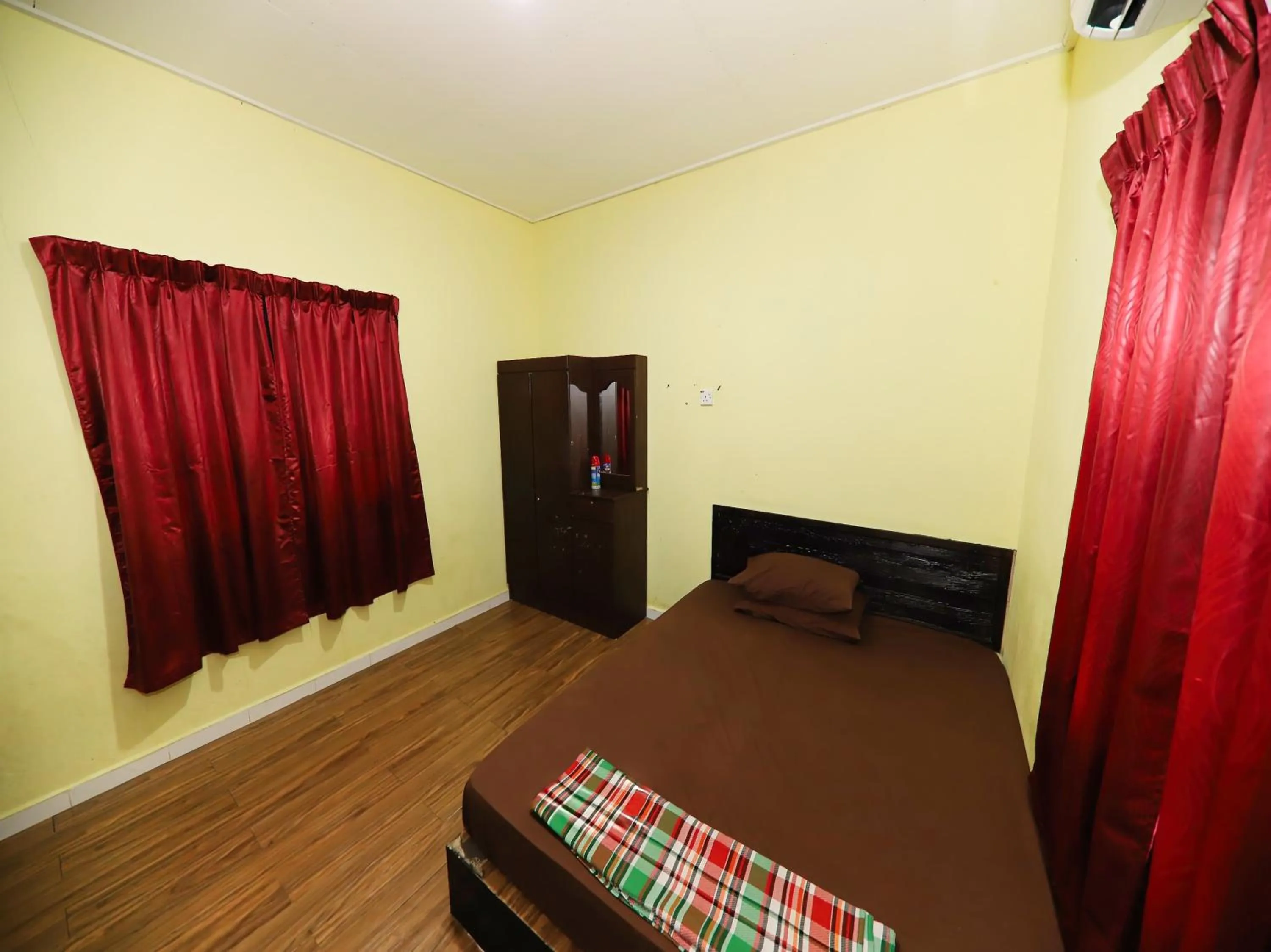 Bedroom in Hotel O Bayu Chalet