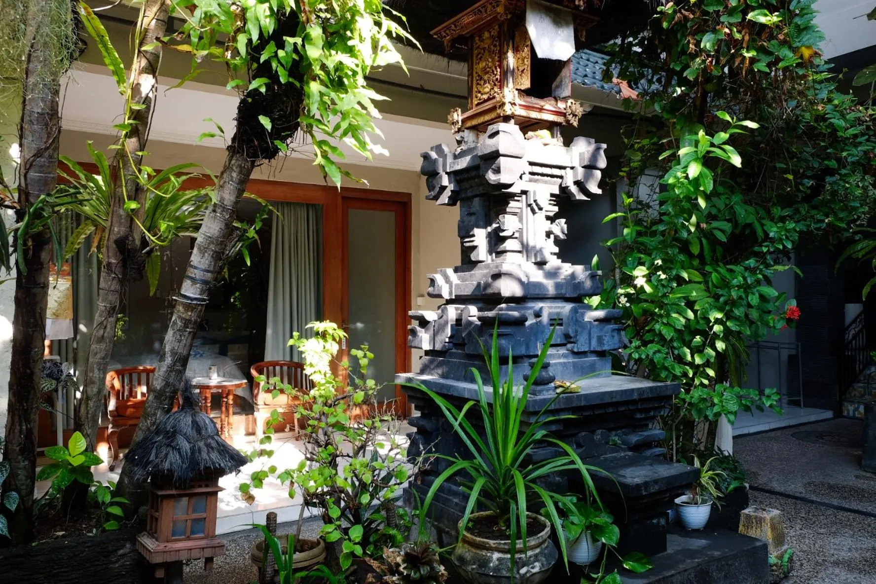 Garden in Su's Cottages Legian