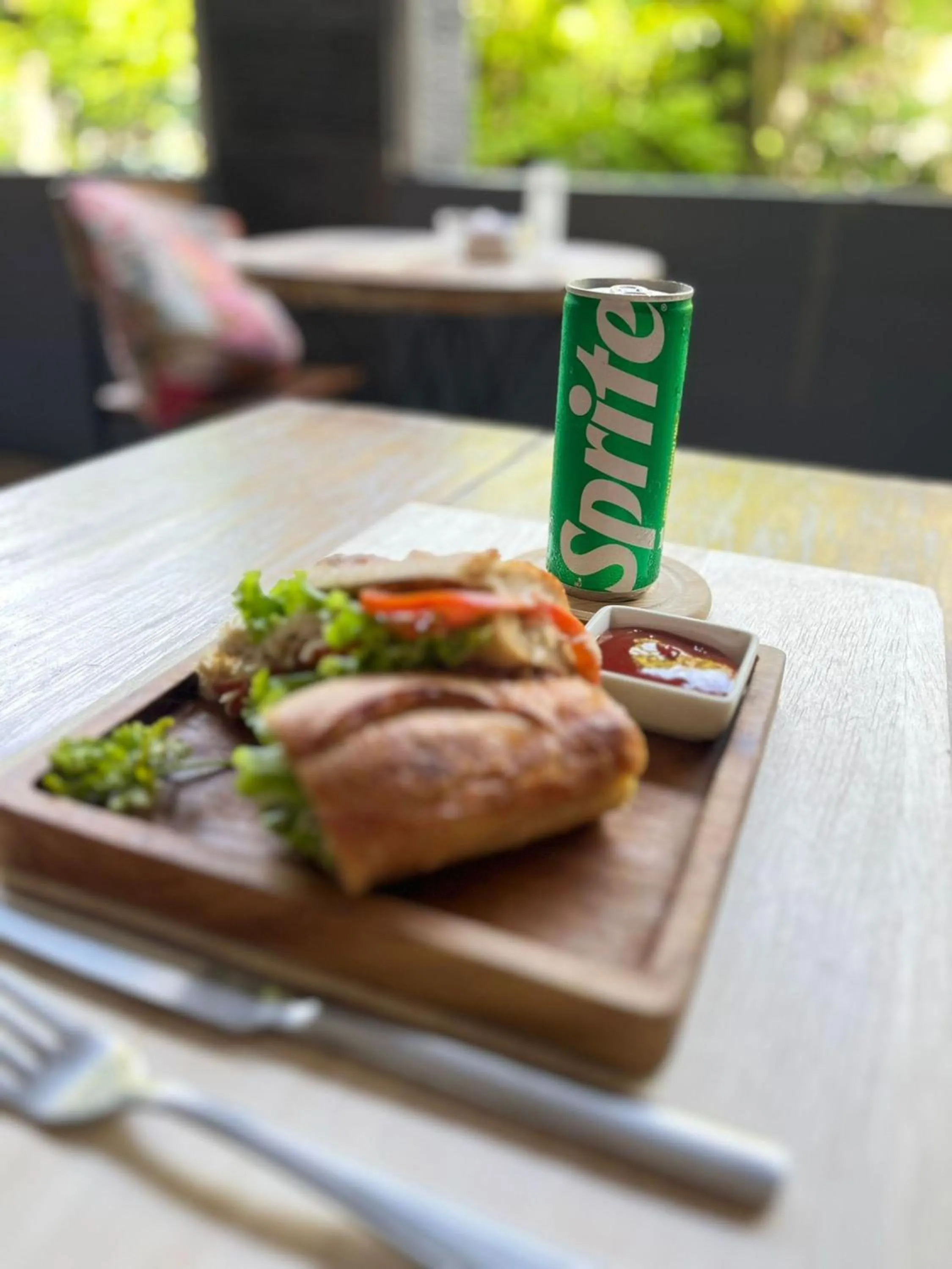 Restaurant/places to eat in Su's Cottages Legian