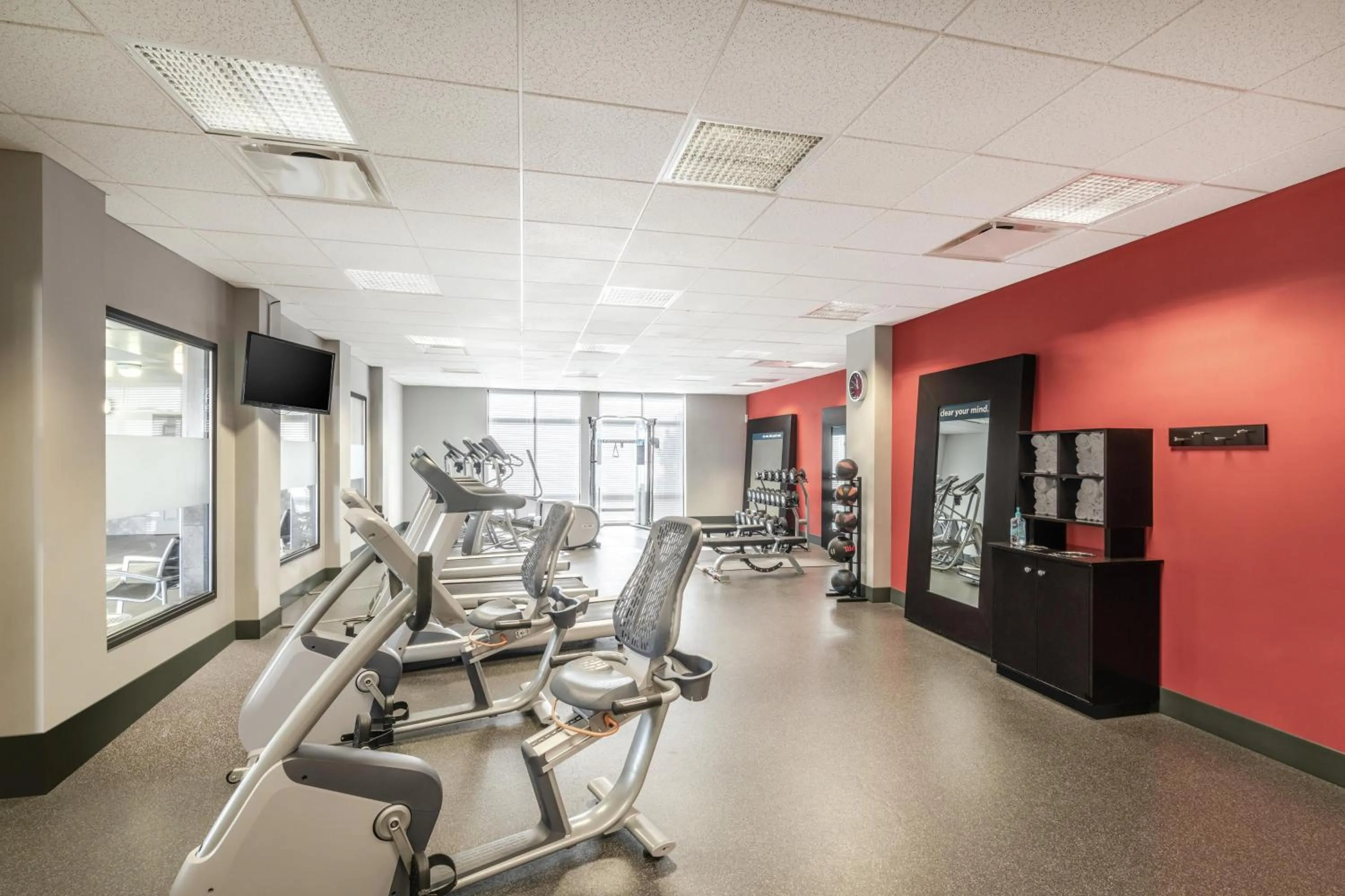 Fitness centre/facilities in Hampton Inn and Suites Roanoke Airport/Valley View Mall