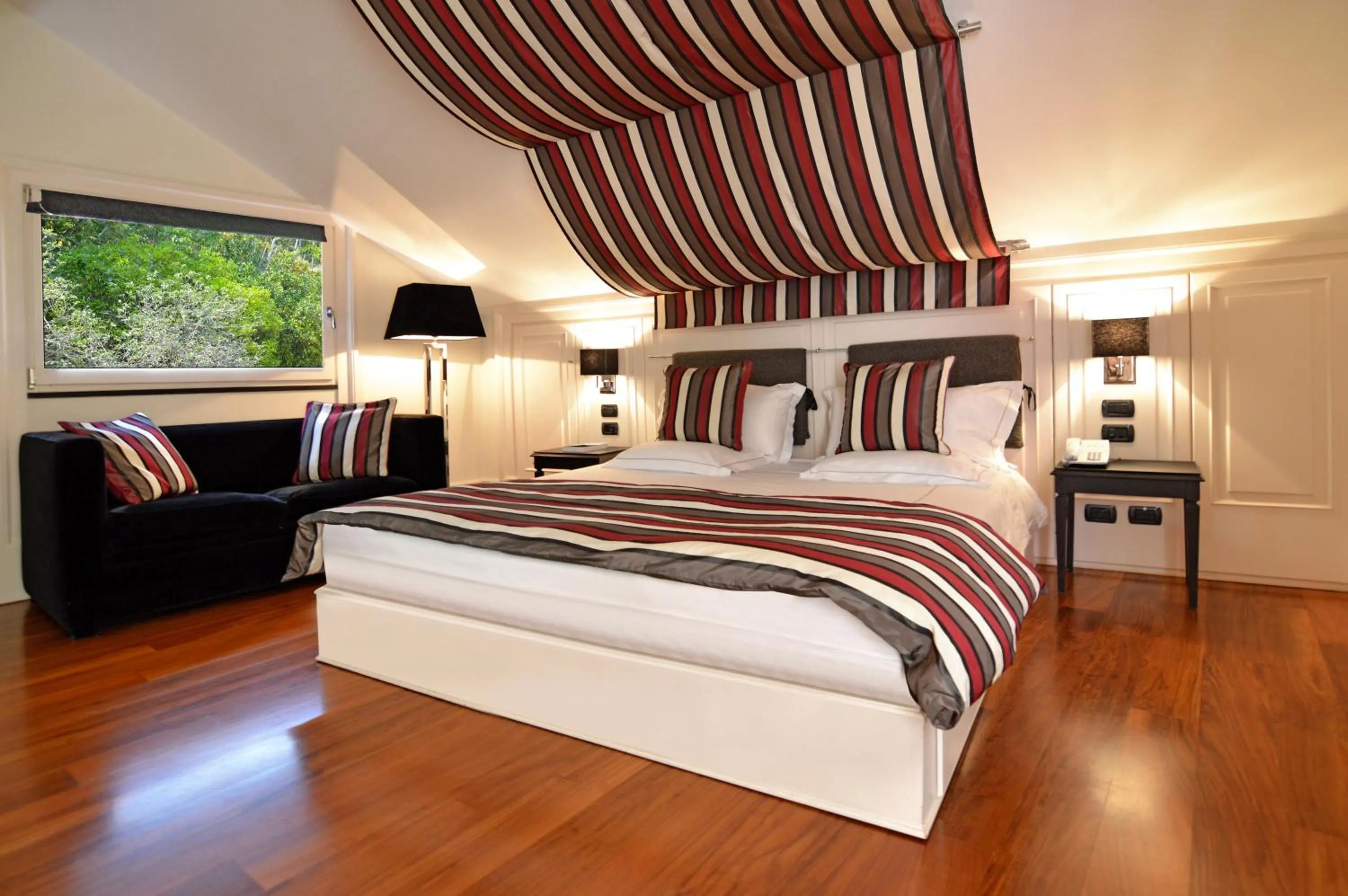 Bed in Eight Hotel Portofino