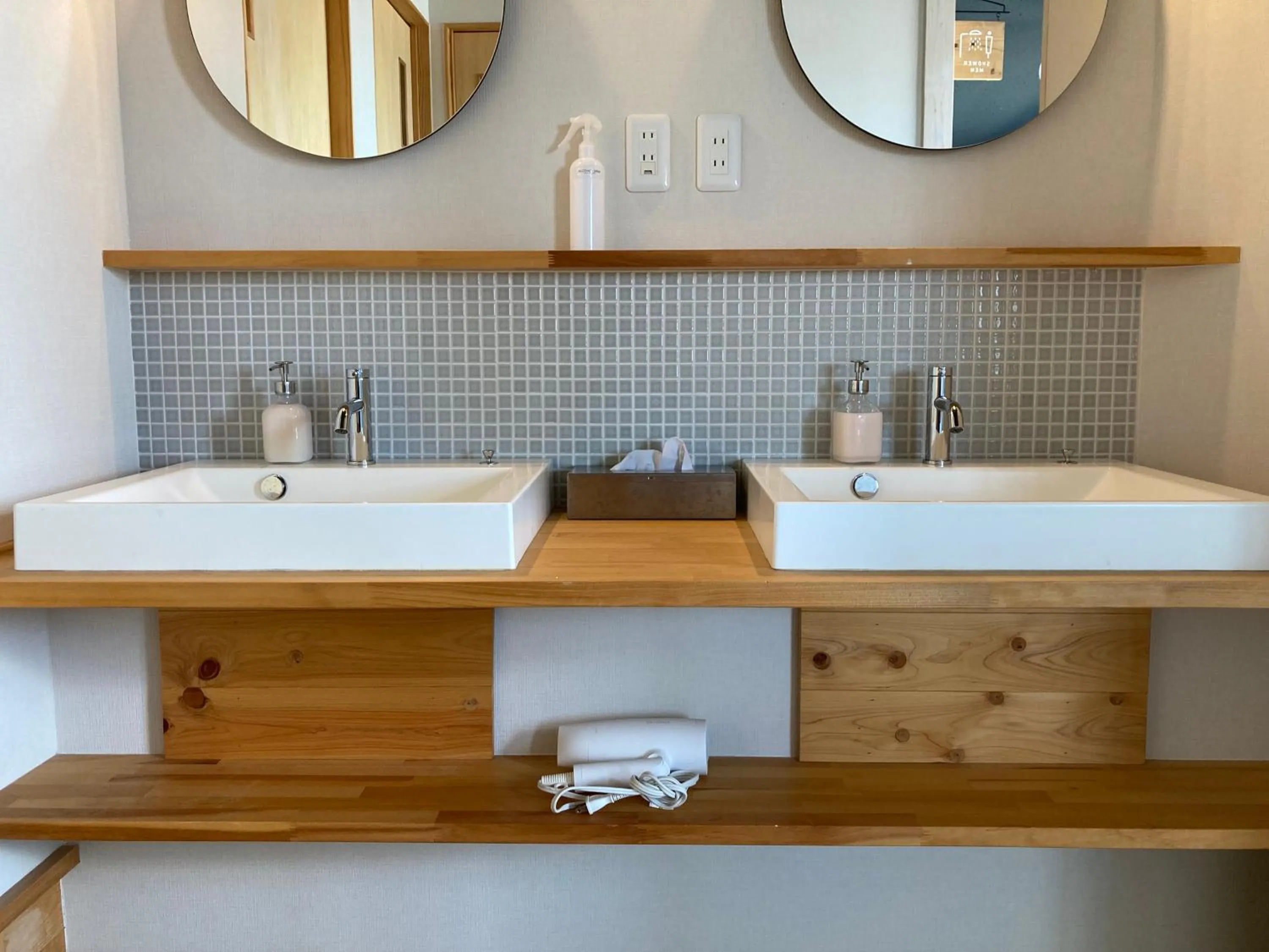 Area and facilities in HIKE