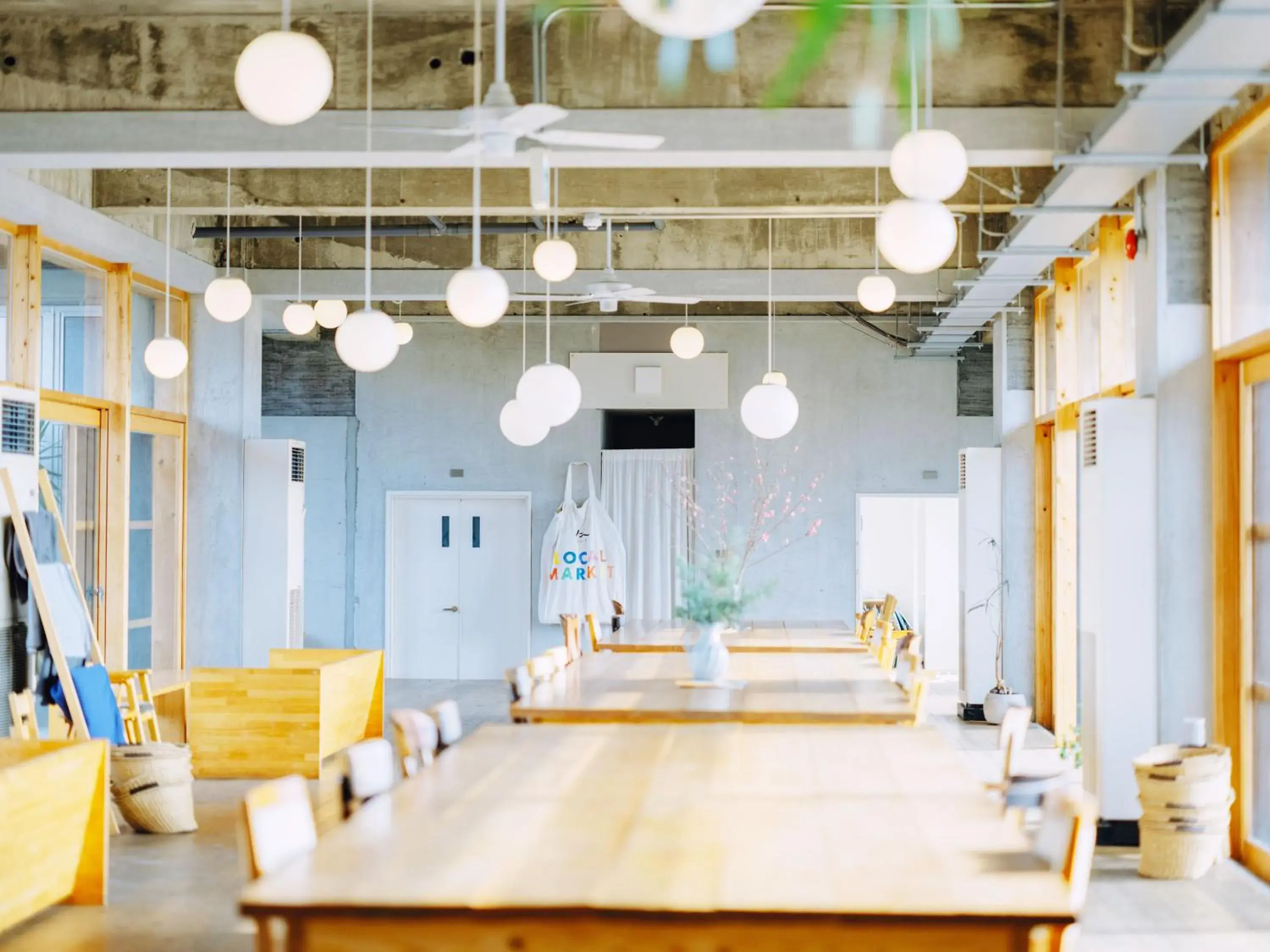 Restaurant/places to eat in HIKE Restaurant/places to eat in HIKE